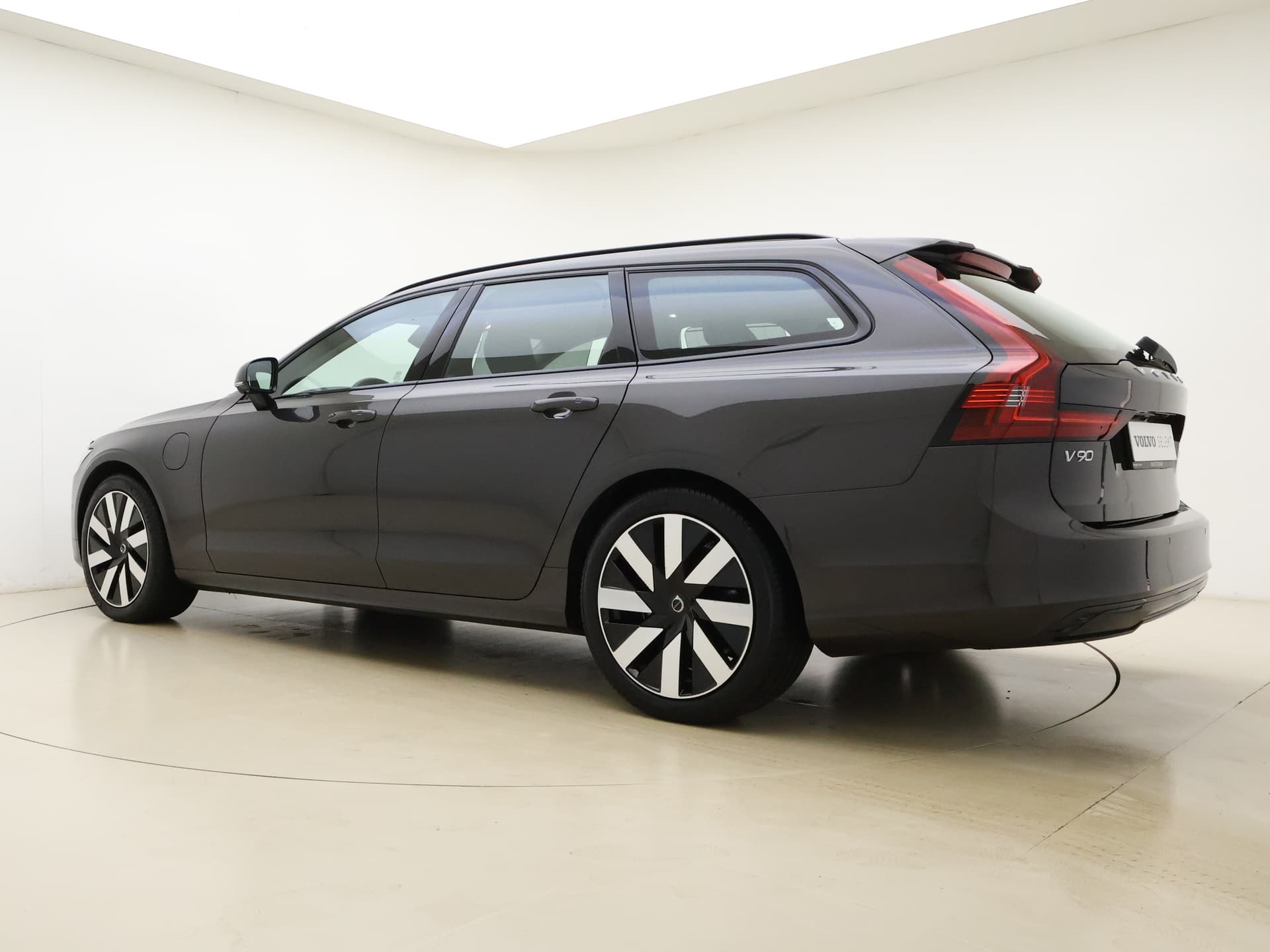 Volvo V90 T8 AWD 455pk Ultra Dark Panorama dak / HUD / 360 camera / Stoel/- stuurverwarming / thumbnail 30