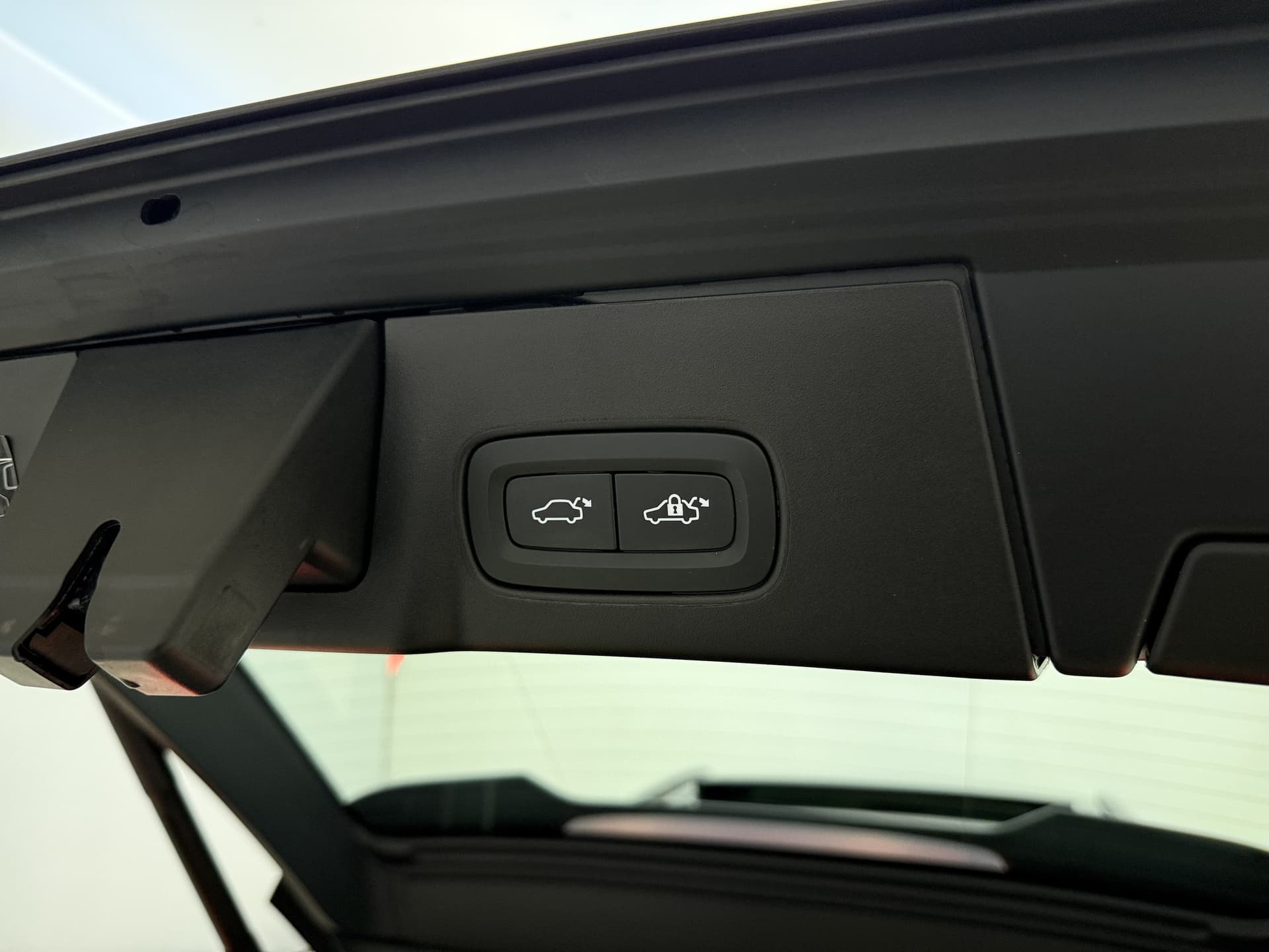 Volvo V90 T8 AWD 455pk Ultra Dark Panorama dak / HUD / 360 camera / Stoel/- stuurverwarming / thumbnail 31