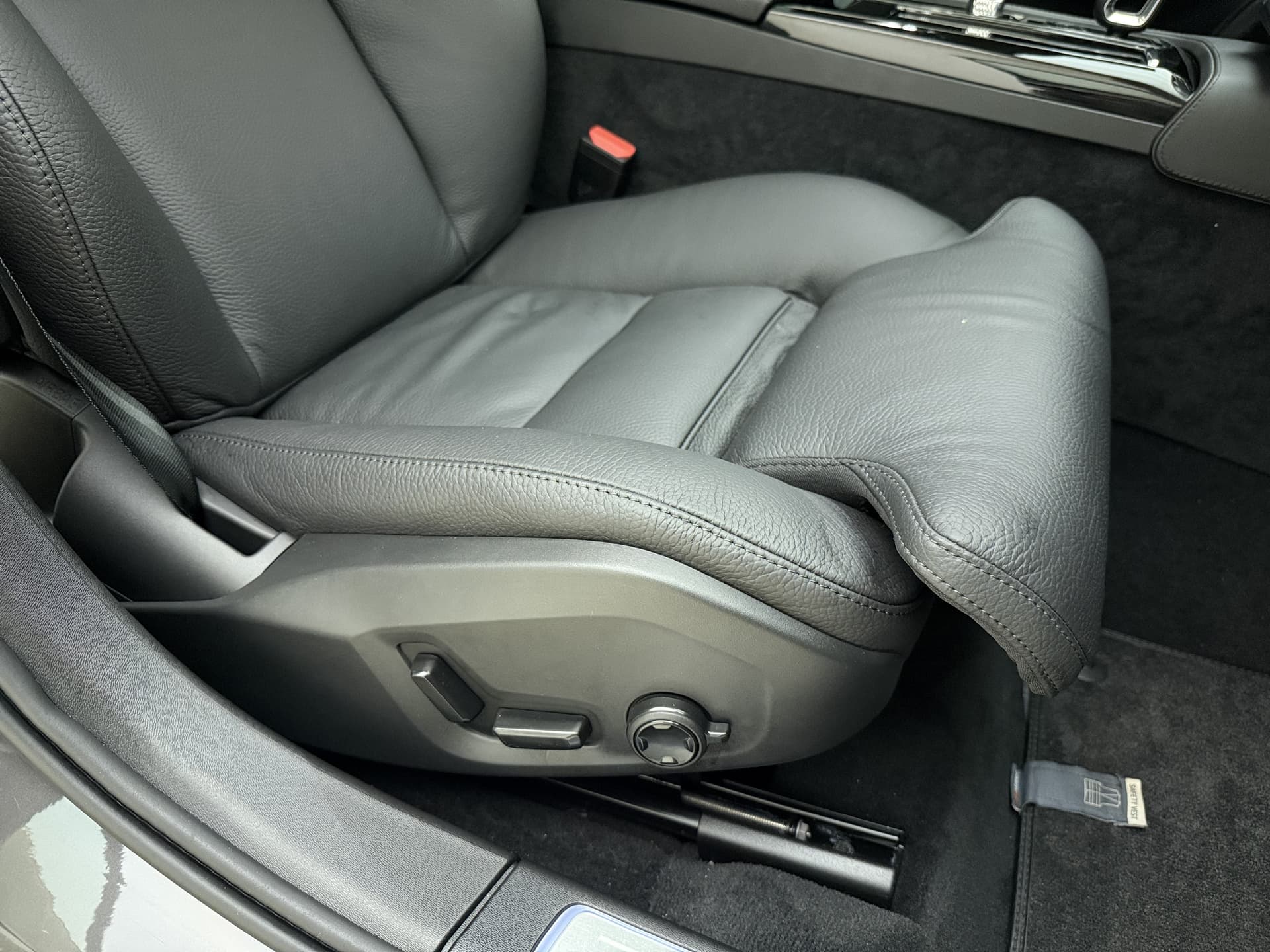 Volvo V90 T8 AWD 455pk Ultra Dark Panorama dak / HUD / 360 camera / Stoel/- stuurverwarming / thumbnail 32