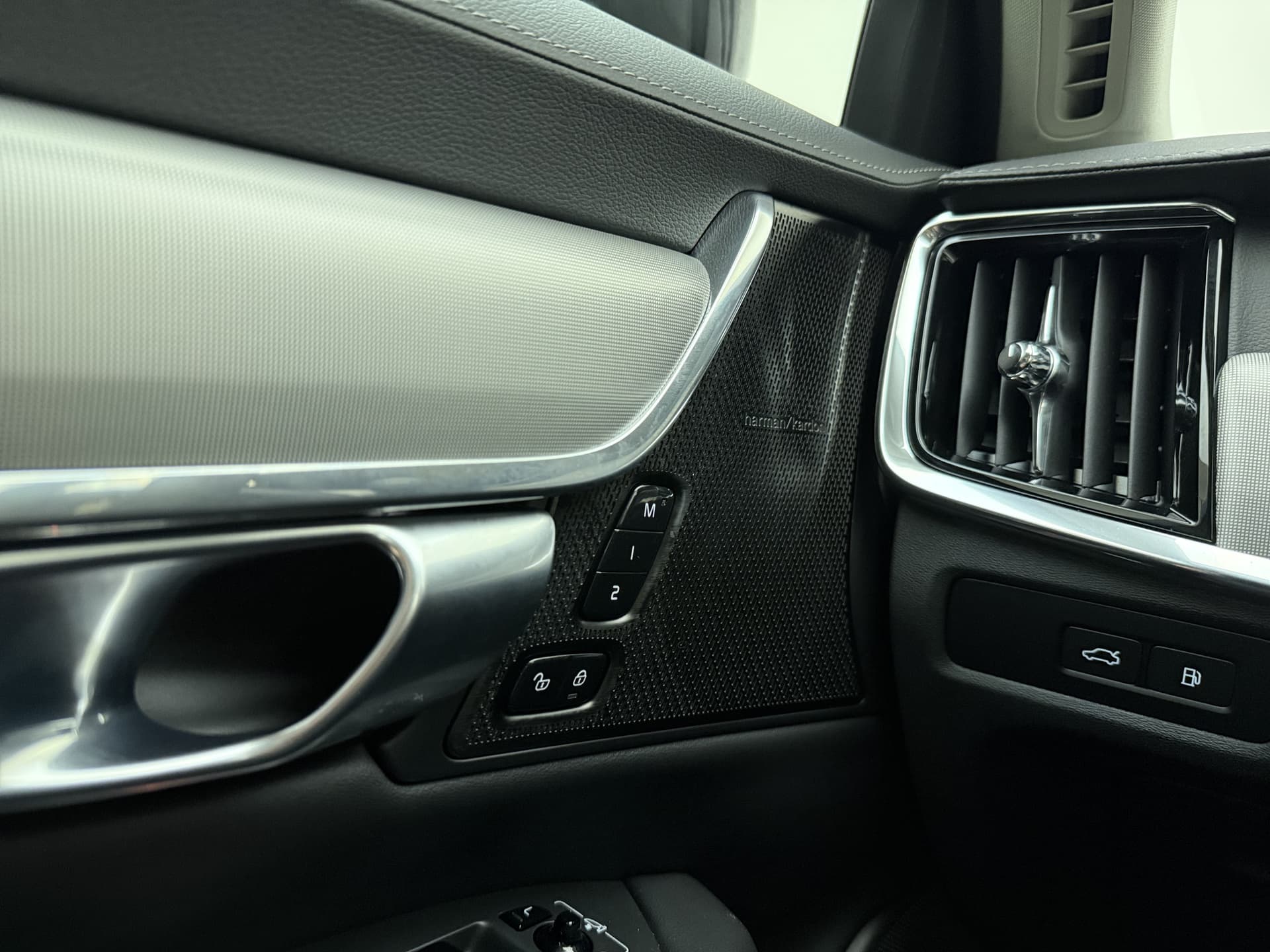 Volvo V90 T8 AWD 455pk Ultra Dark Panorama dak / HUD / 360 camera / Stoel/- stuurverwarming / thumbnail 41