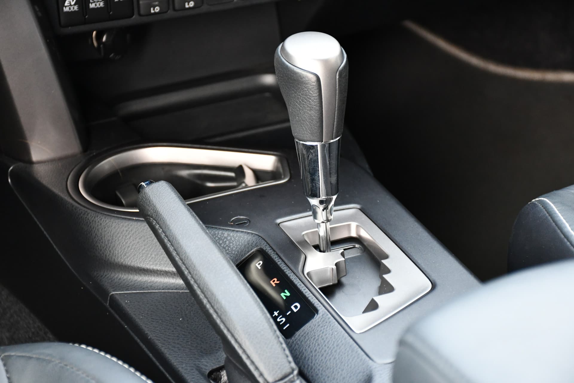 Toyota RAV4 2.5 Hybrid AWD Executive Business Automaat 197pk thumbnail 4