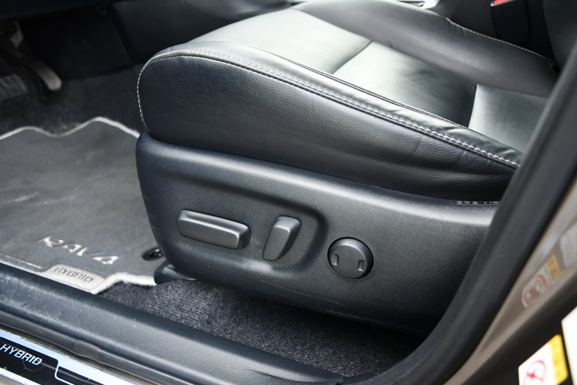 Toyota RAV4 2.5 Hybrid AWD Executive Business Automaat 197pk thumbnail 6