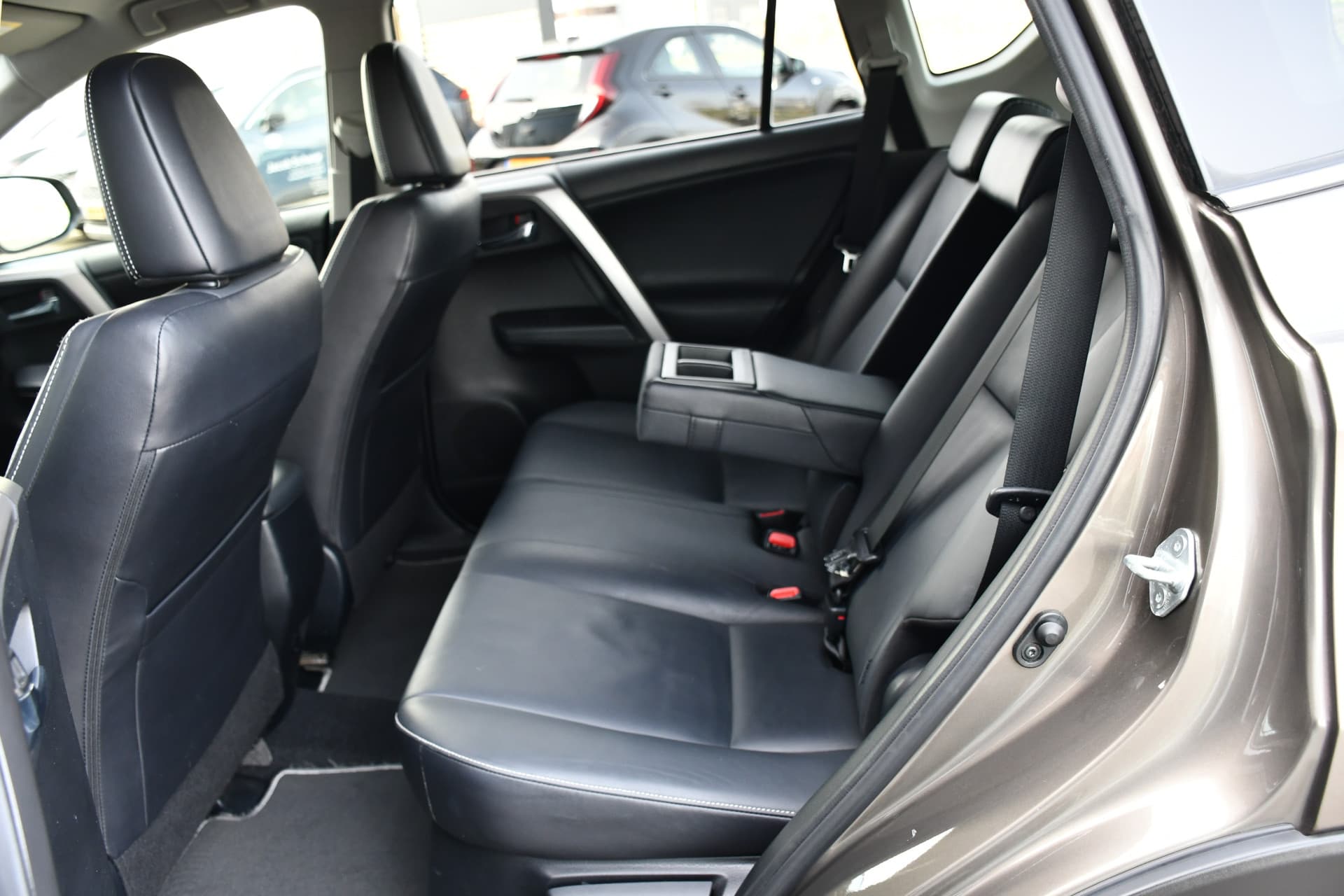 Toyota RAV4 2.5 Hybrid AWD Executive Business Automaat 197pk thumbnail 14