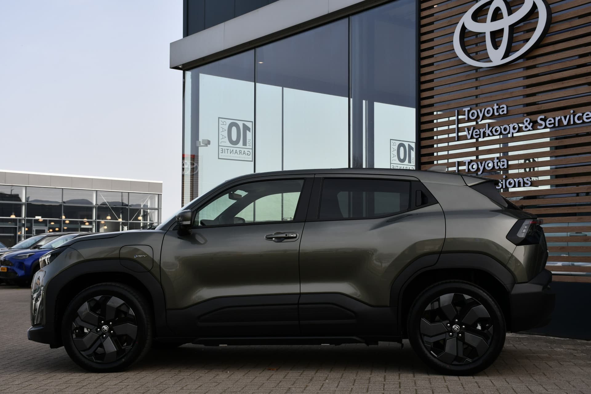 Toyota Urban Cruiser Executive 61 kWh Automaat 174pk thumbnail 5