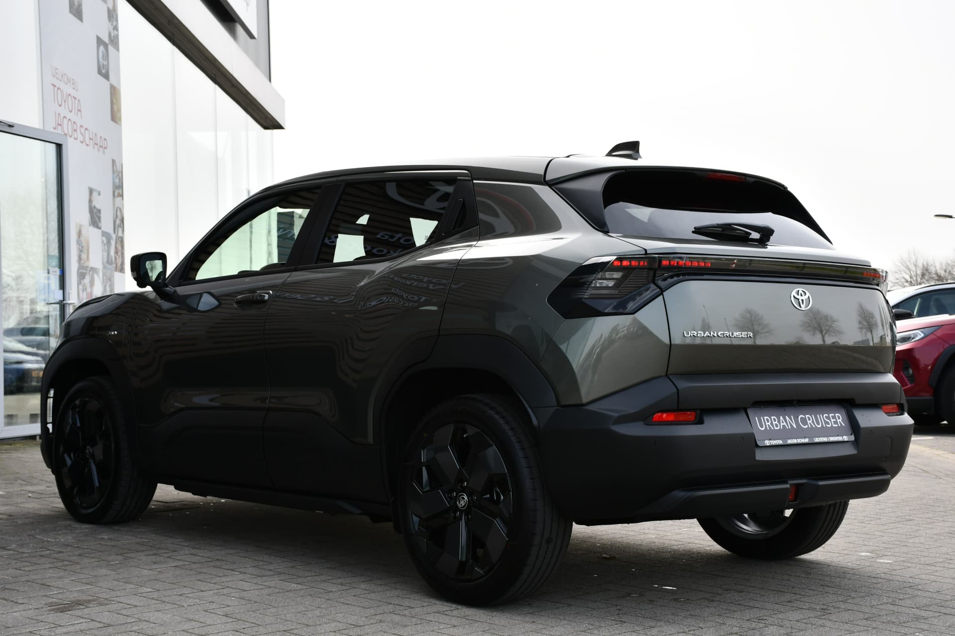 Toyota Urban Cruiser Executive 61 kWh Automaat 174pk thumbnail 11