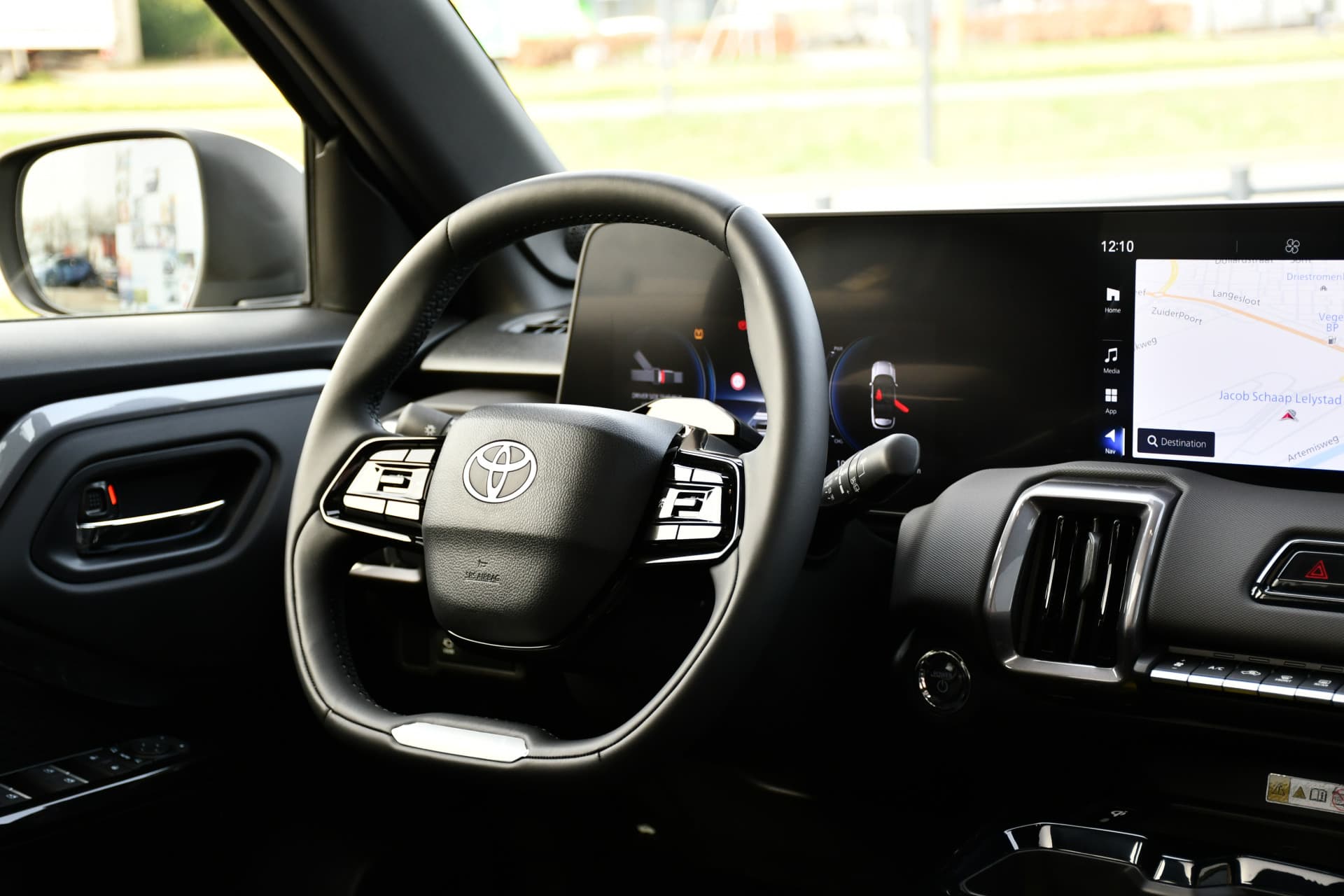 Toyota Urban Cruiser Executive 61 kWh Automaat 174pk thumbnail 30