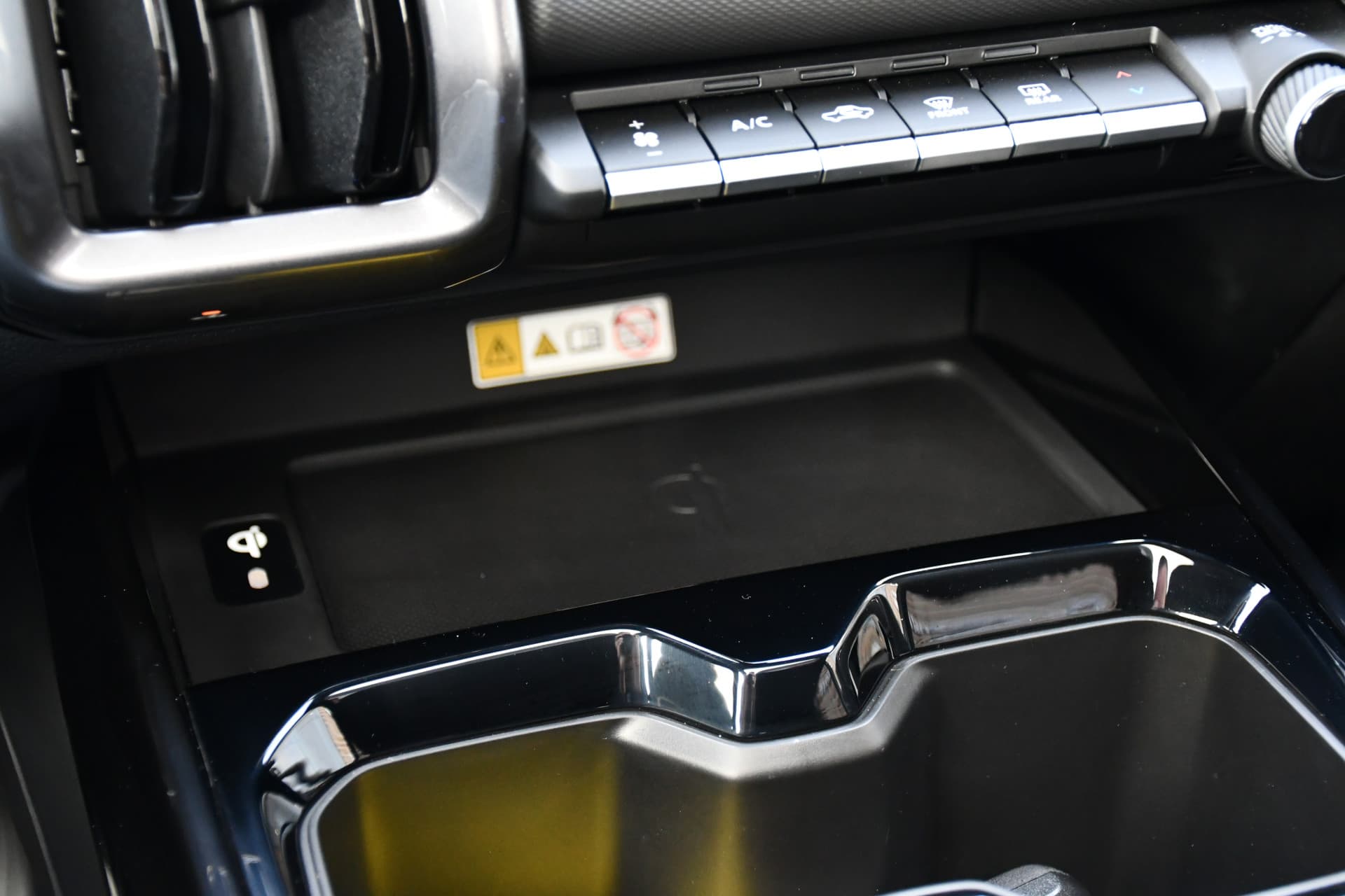 Toyota Urban Cruiser Executive 61 kWh Automaat 174pk thumbnail 34