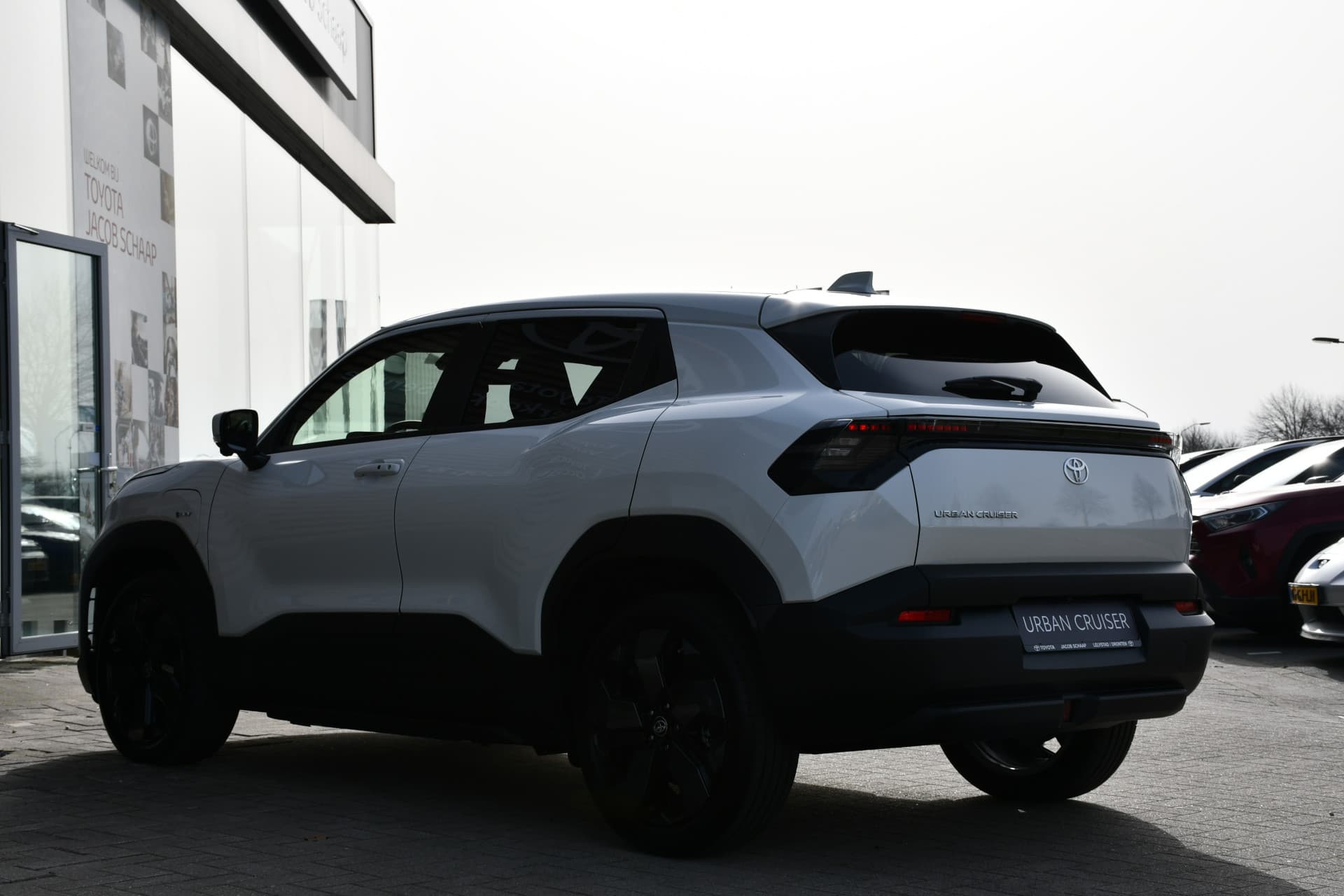 Toyota Urban Cruiser Executive 61 kWh Automaat 174pk thumbnail 11