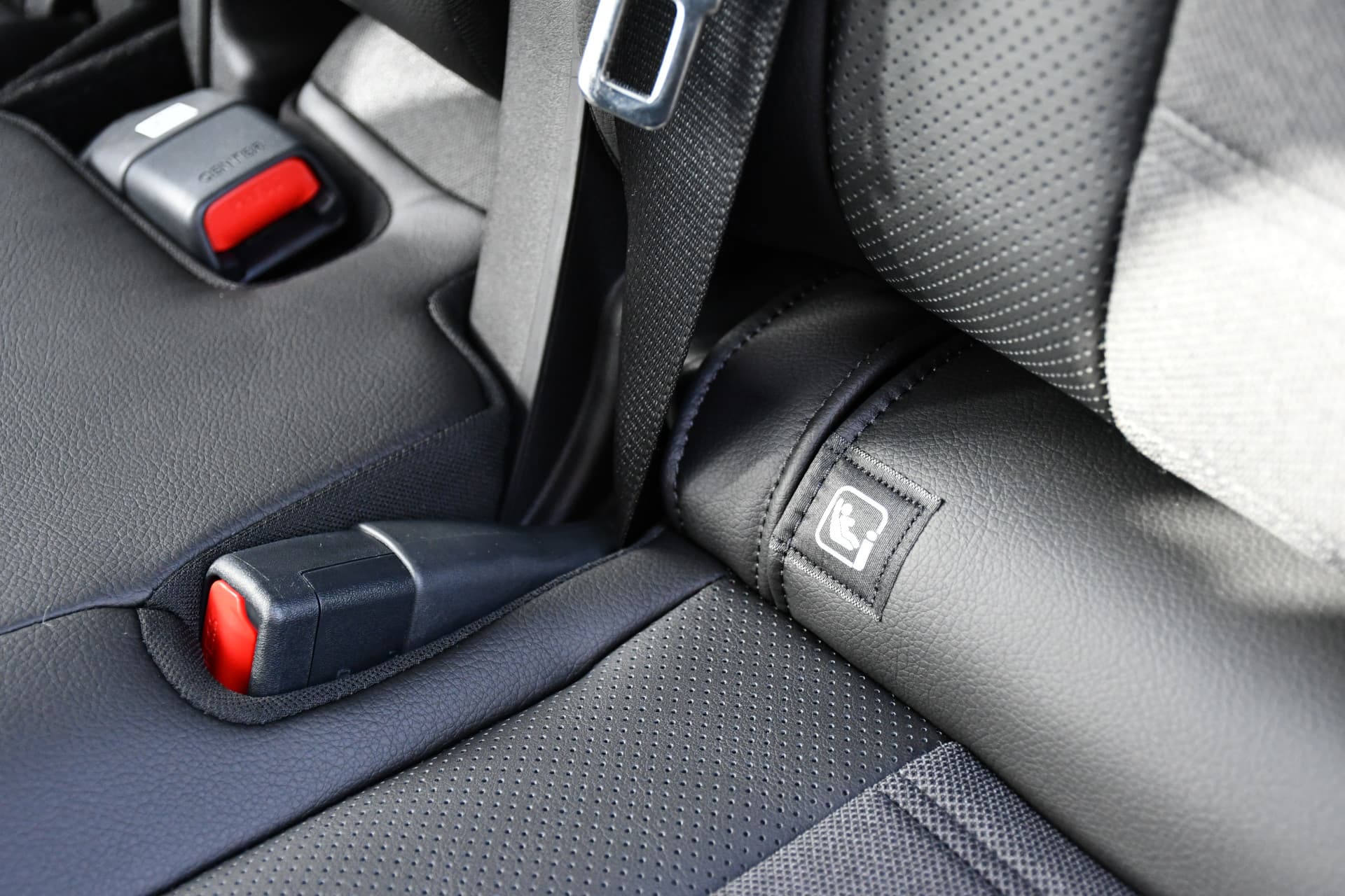 Toyota Urban Cruiser Executive 61 kWh Automaat 174pk thumbnail 41