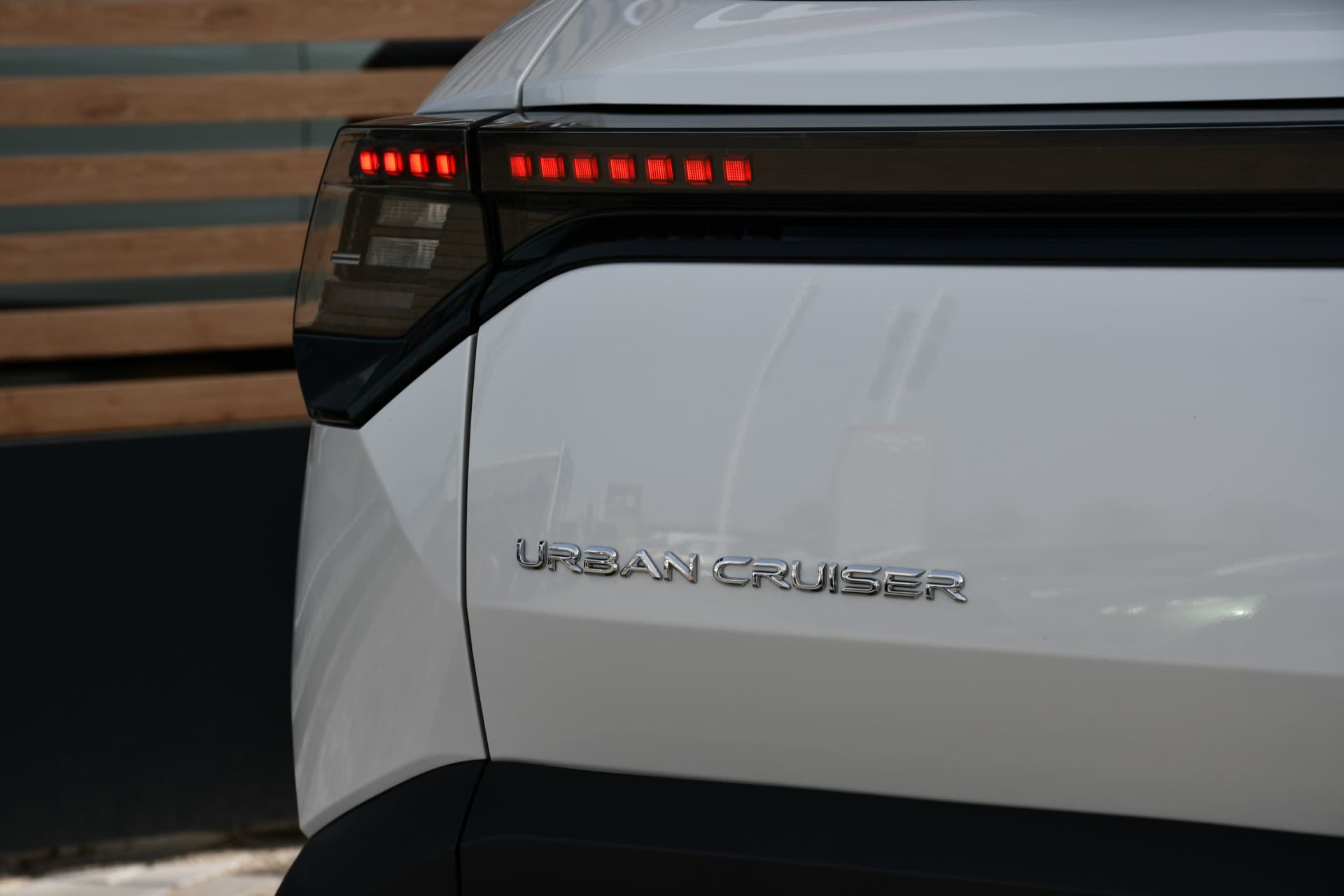 Toyota Urban Cruiser Executive 61 kWh Automaat 174pk thumbnail 43