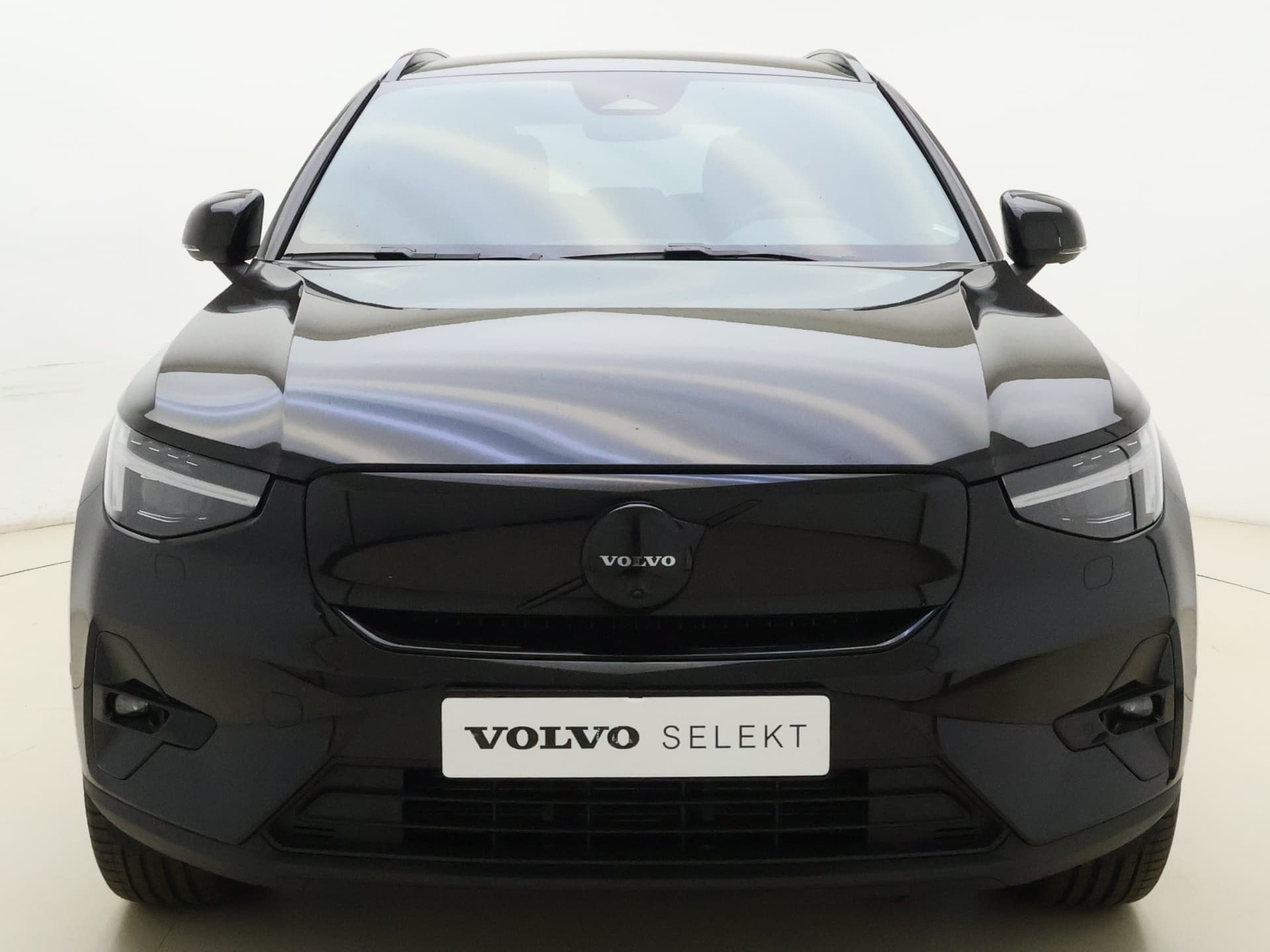 Volvo EX40 Extended Range Plus Black Edition / Pixel Koplampen / 360 Camera / 20'' / Nubuck / Harman&Kardon Audio / Getint Glas / ACC / BLIS / Stoel + Stuurw. Verwarming / thumbnail 5