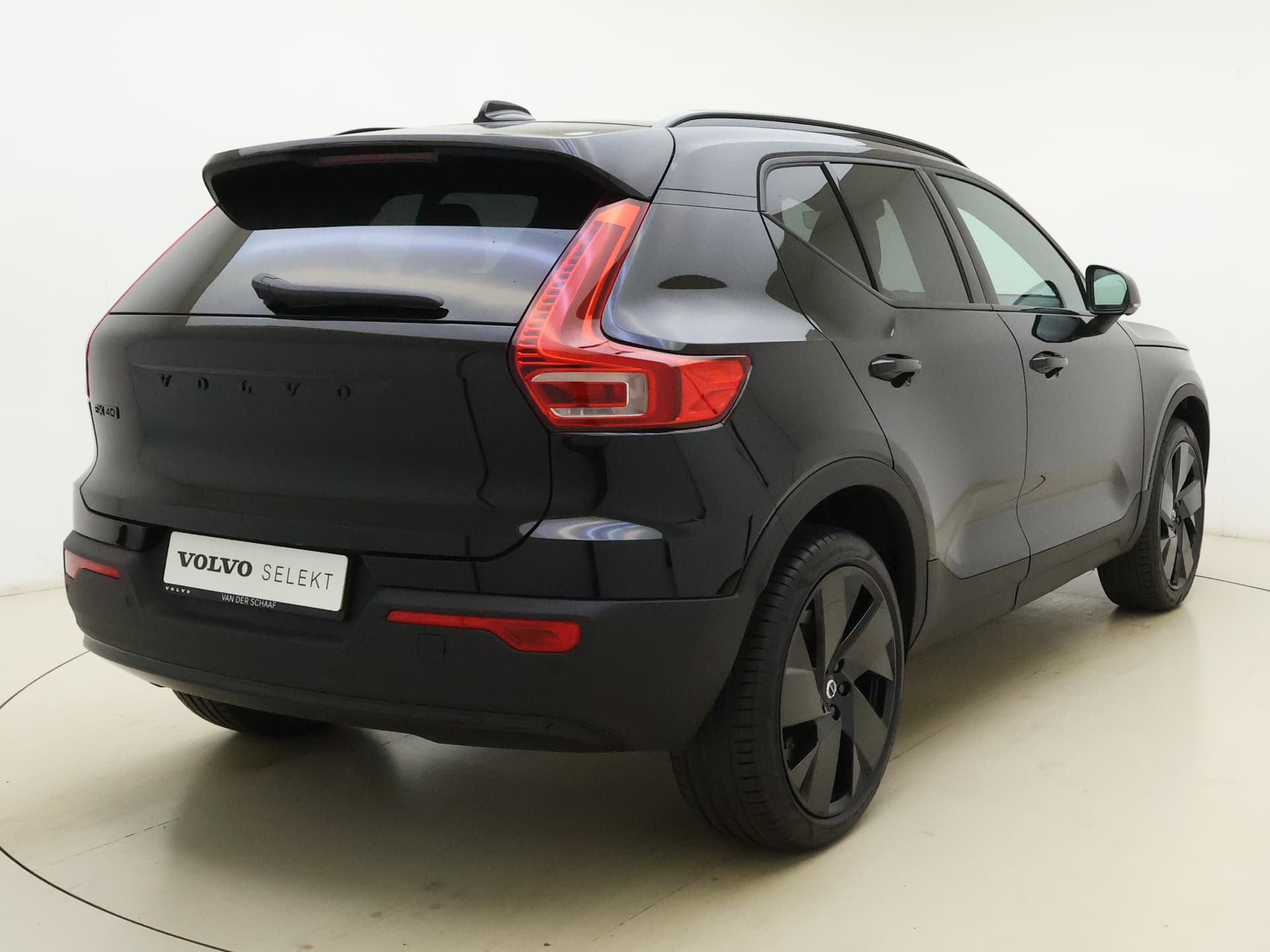 Volvo EX40 Extended Range Plus Black Edition / Pixel Koplampen / 360 Camera / 20'' / Nubuck / Harman&Kardon Audio / Getint Glas / ACC / BLIS / Stoel + Stuurw. Verwarming / thumbnail 11