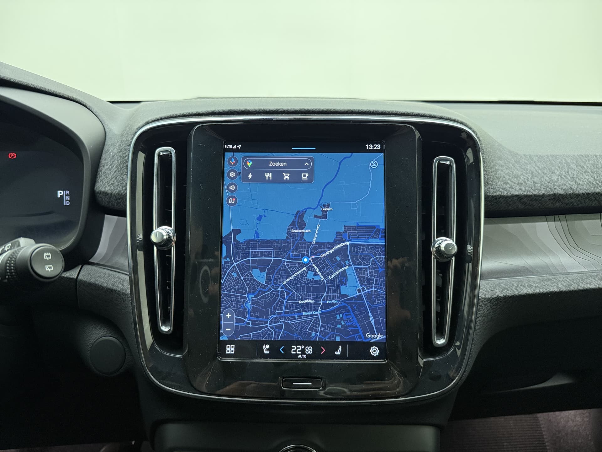 Volvo EX40 Extended Range Plus Black Edition / Pixel Koplampen / 360 Camera / 20'' / Nubuck / Harman&Kardon Audio / Getint Glas / ACC / BLIS / Stoel + Stuurw. Verwarming / thumbnail 12