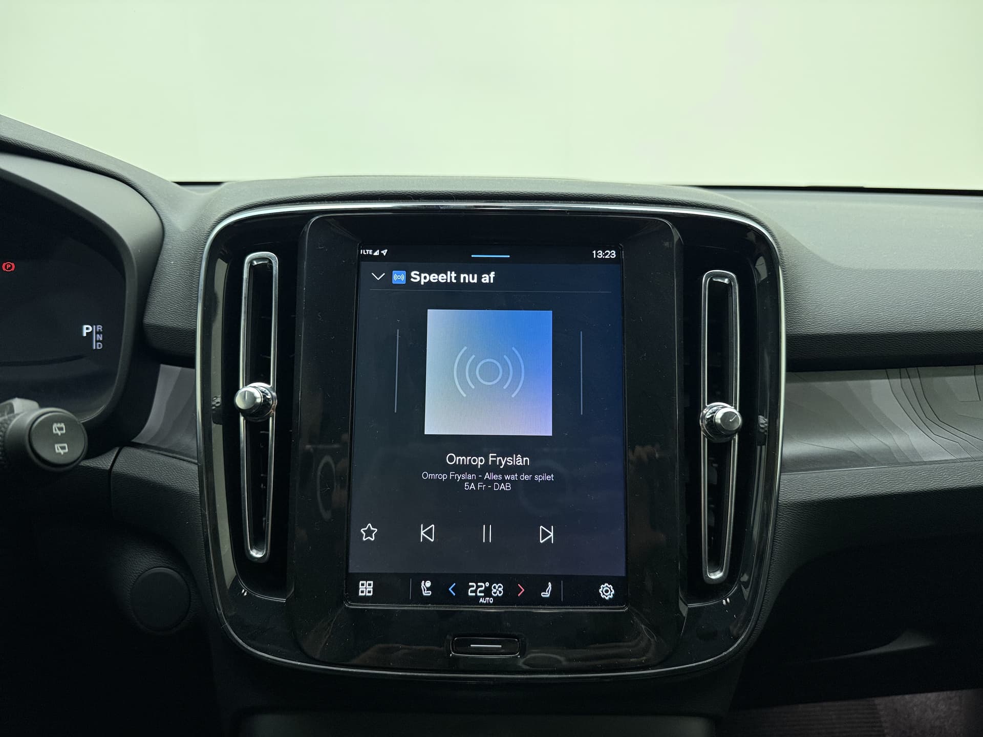 Volvo EX40 Extended Range Plus Black Edition / Pixel Koplampen / 360 Camera / 20'' / Nubuck / Harman&Kardon Audio / Getint Glas / ACC / BLIS / Stoel + Stuurw. Verwarming / thumbnail 13