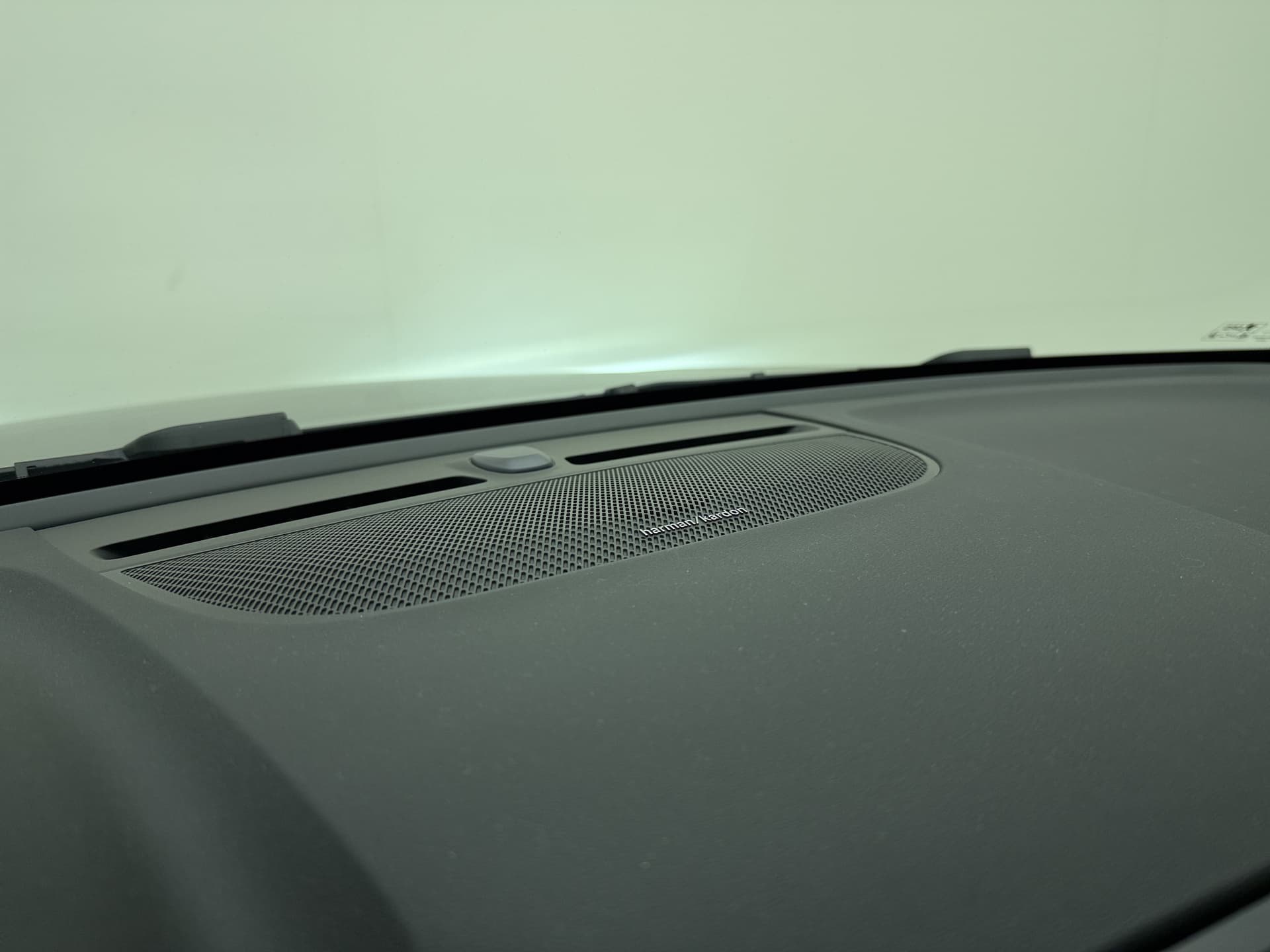 Volvo EX40 Extended Range Plus Black Edition / Pixel Koplampen / 360 Camera / 20'' / Nubuck / Harman&Kardon Audio / Getint Glas / ACC / BLIS / Stoel + Stuurw. Verwarming / thumbnail 24