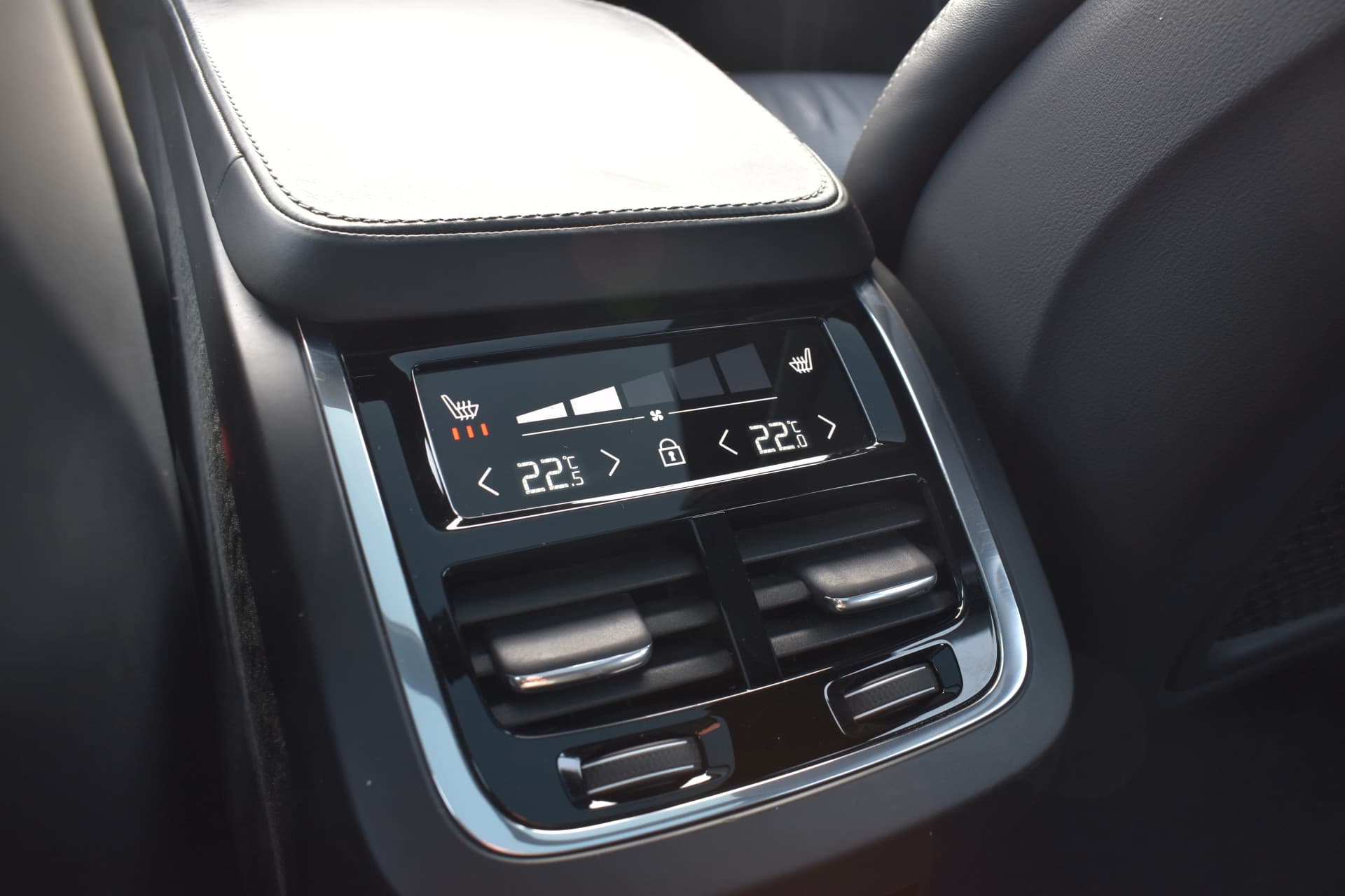 Volvo V90 Cross Country T5 AWD 250PK Automaat Pro thumbnail 23