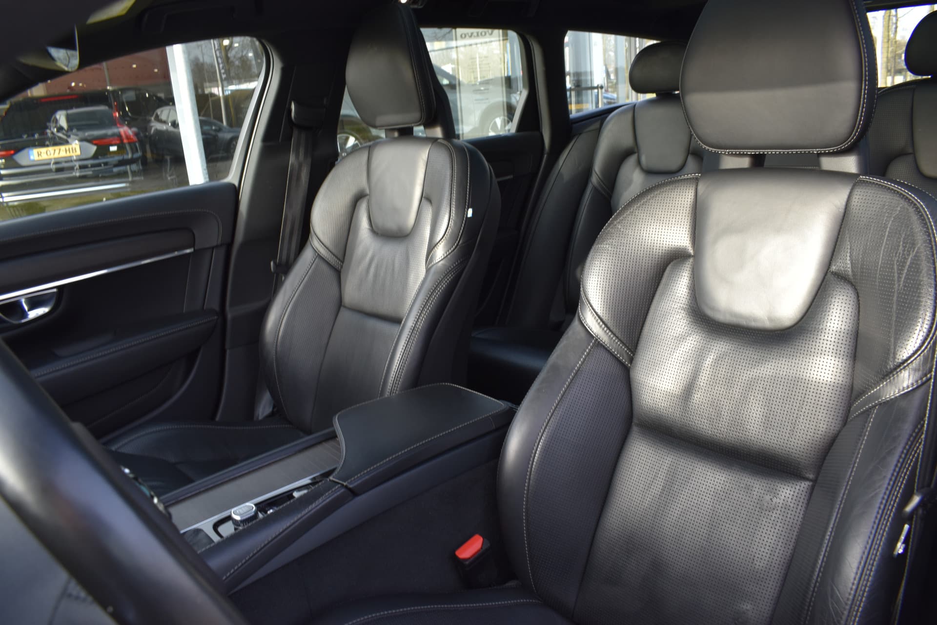 Volvo V90 Cross Country T5 AWD 250PK Automaat Pro thumbnail 28