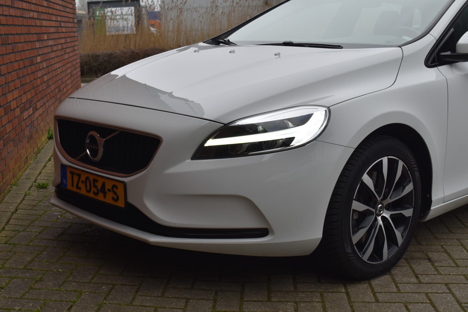 Volvo V40 T3 152PK Automaat Dynamic Edition thumbnail 3