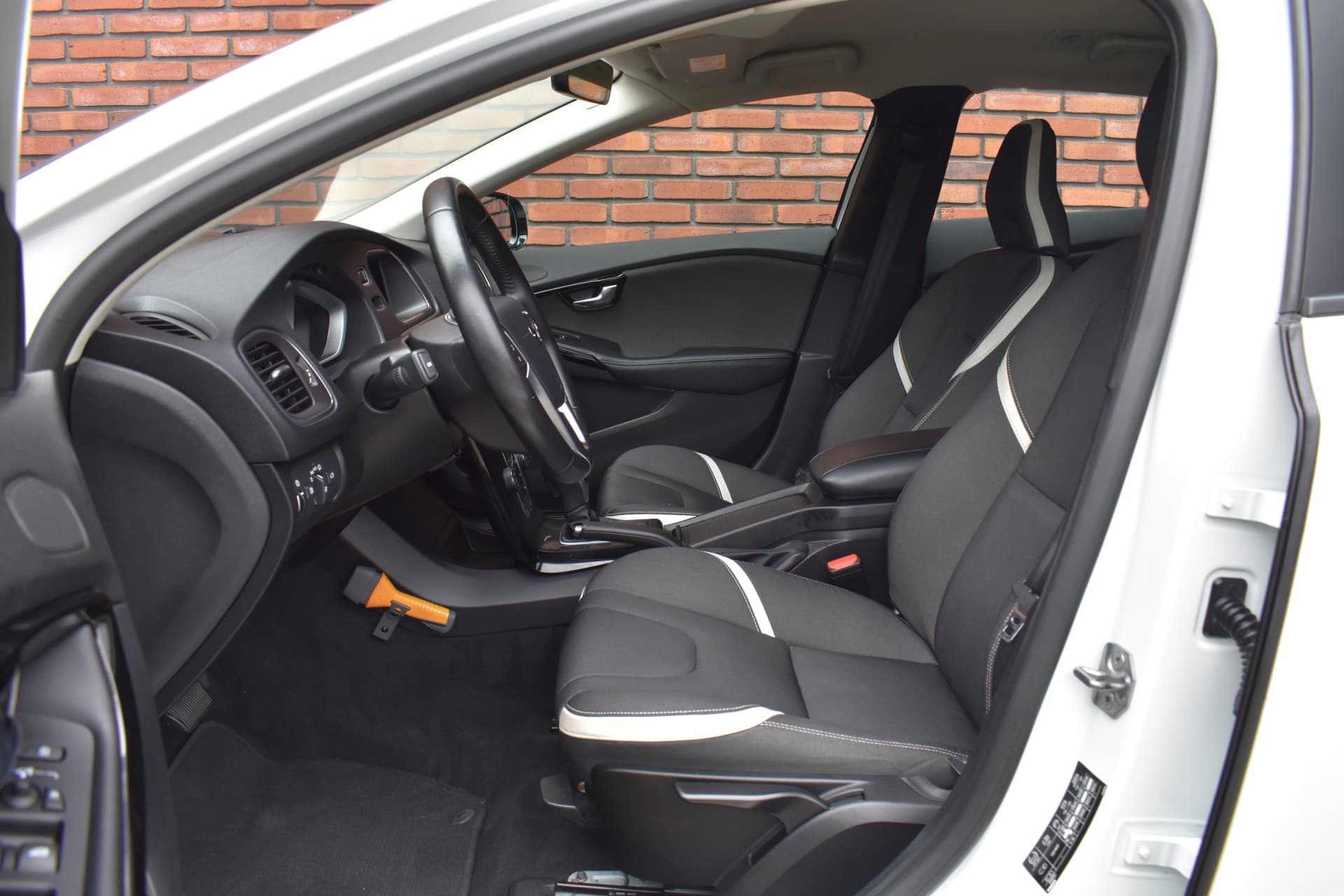 Volvo V40 T3 152PK Automaat Dynamic Edition thumbnail 4