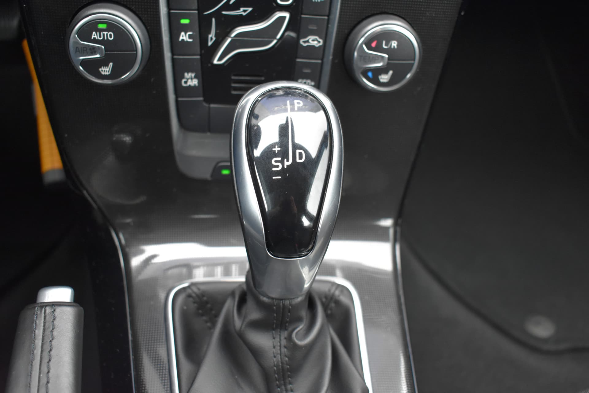 Volvo V40 T3 152PK Automaat Dynamic Edition thumbnail 20