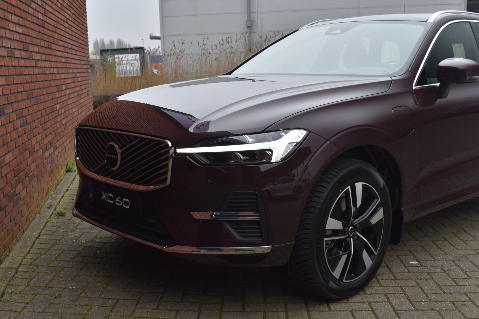 Volvo XC60 T6 350PK Plug-in hybrid AWD Plus Bright thumbnail 3
