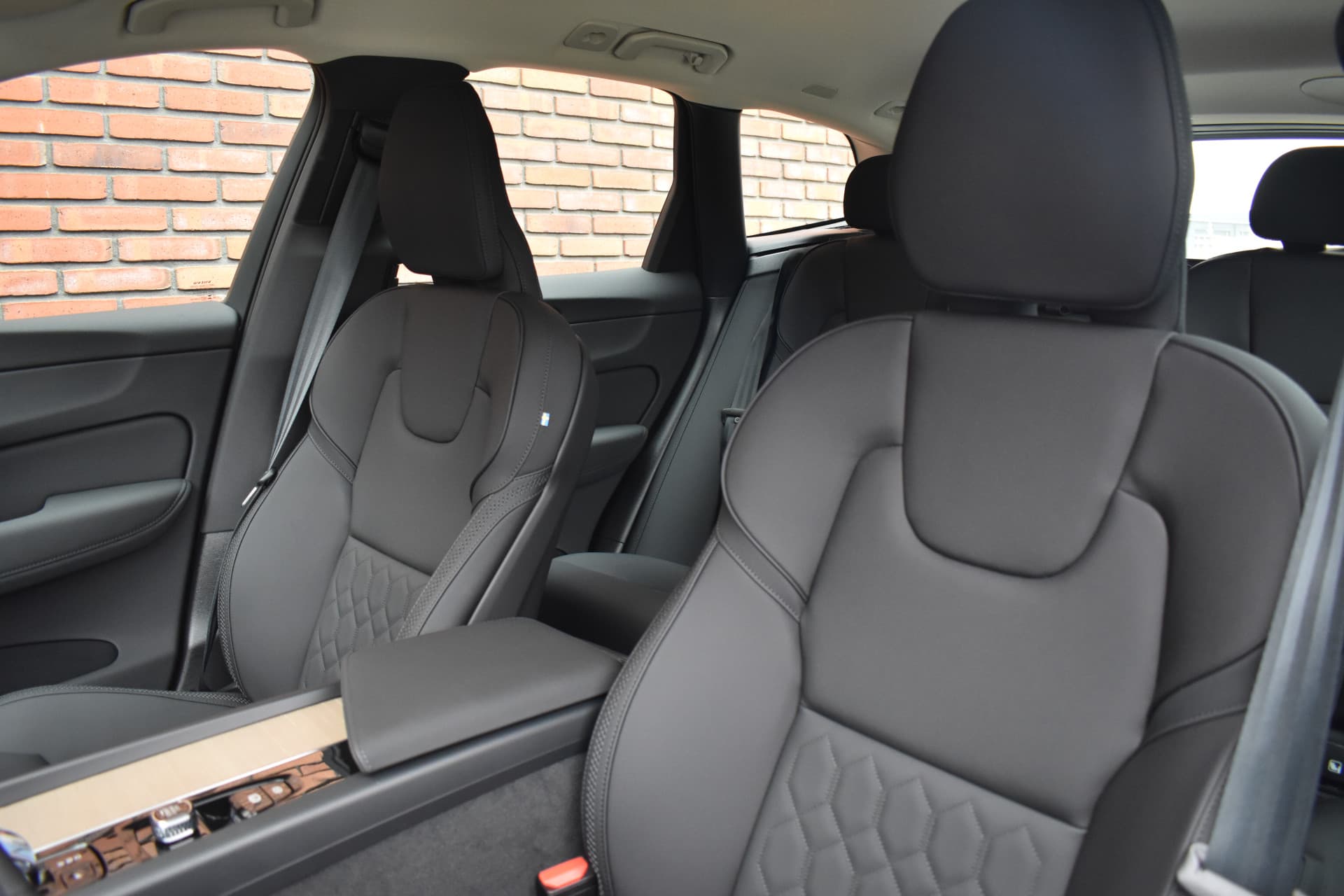 Volvo XC60 T6 350PK Plug-in hybrid AWD Plus Bright thumbnail 5