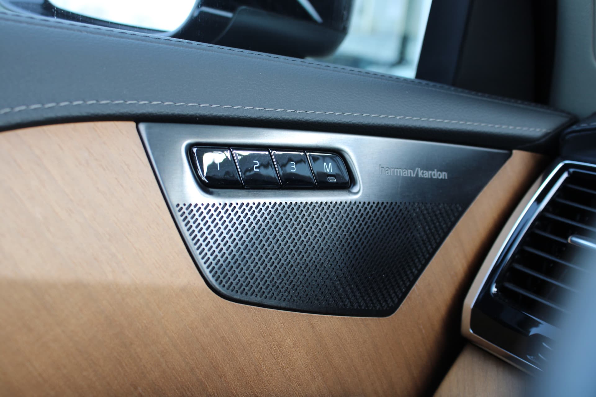 Volvo XC90 T8 Recharge AWD Inscription thumbnail 22