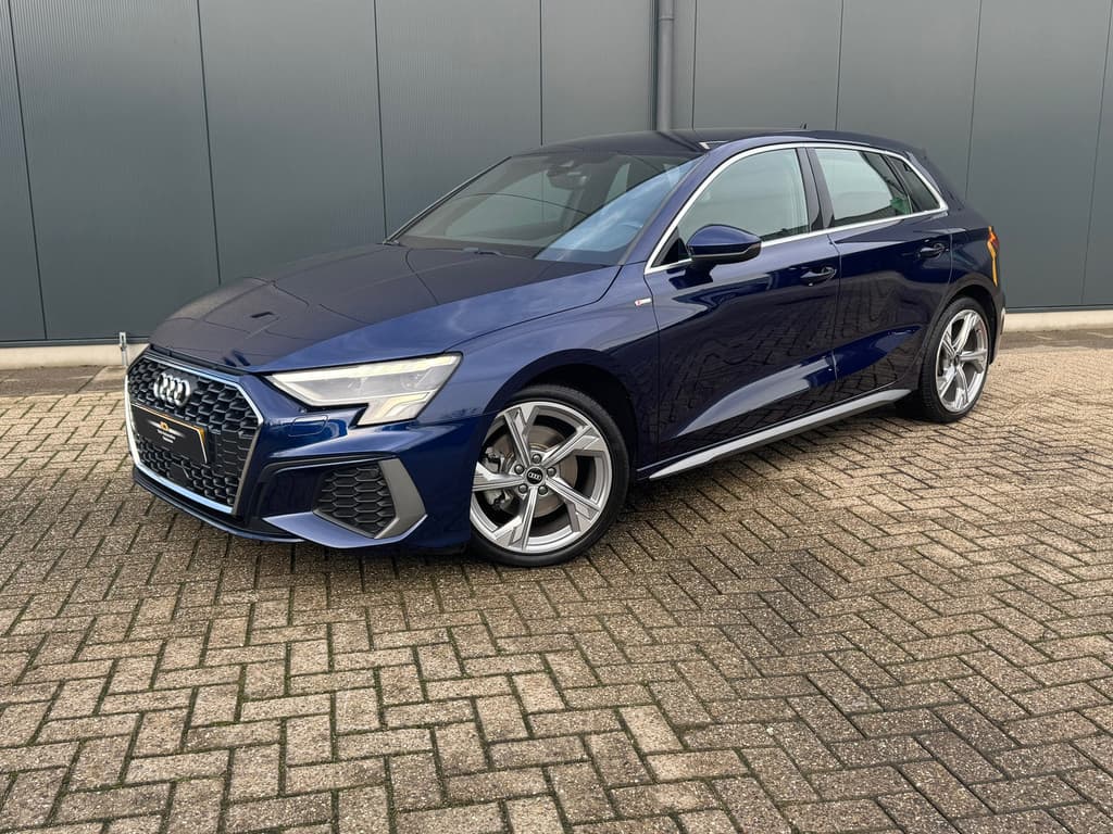 Audi A3 Sportback 30 TFSI S-line edition * Navigatie * Parkeersensoren * Audi Sound * thumbnail 2