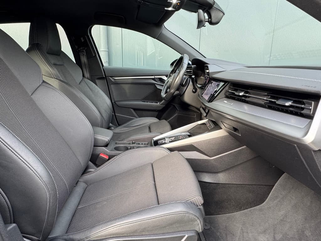 Audi A3 Sportback 30 TFSI S-line edition * Navigatie * Parkeersensoren * Audi Sound * thumbnail 29