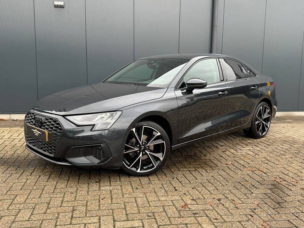 Audi A3 Limousine 30 TFSI Automaat * Carplay * Optiek Zwart * Parkeersensoren * thumbnail 5