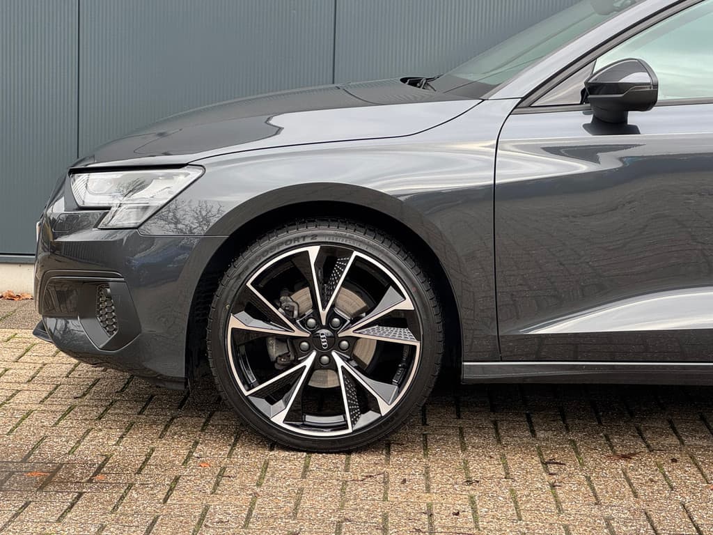 Audi A3 Limousine 30 TFSI Automaat * Carplay * Optiek Zwart * Parkeersensoren * thumbnail 9