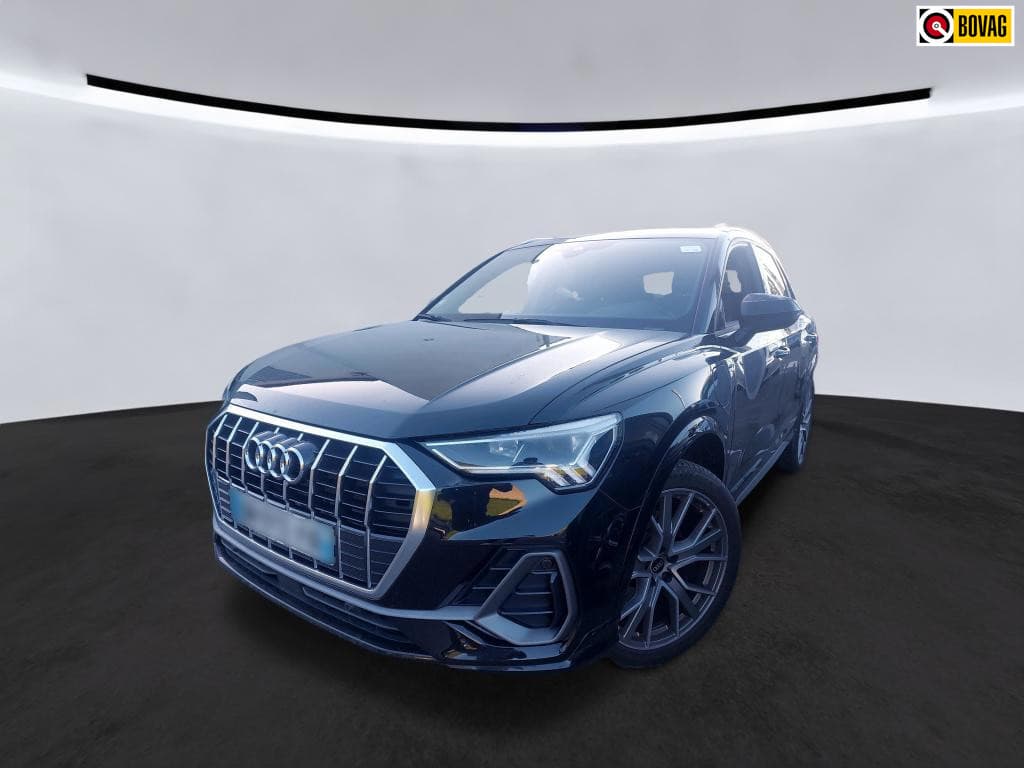 Audi Q3 1.4 plugin hybride * S-line * Camera *