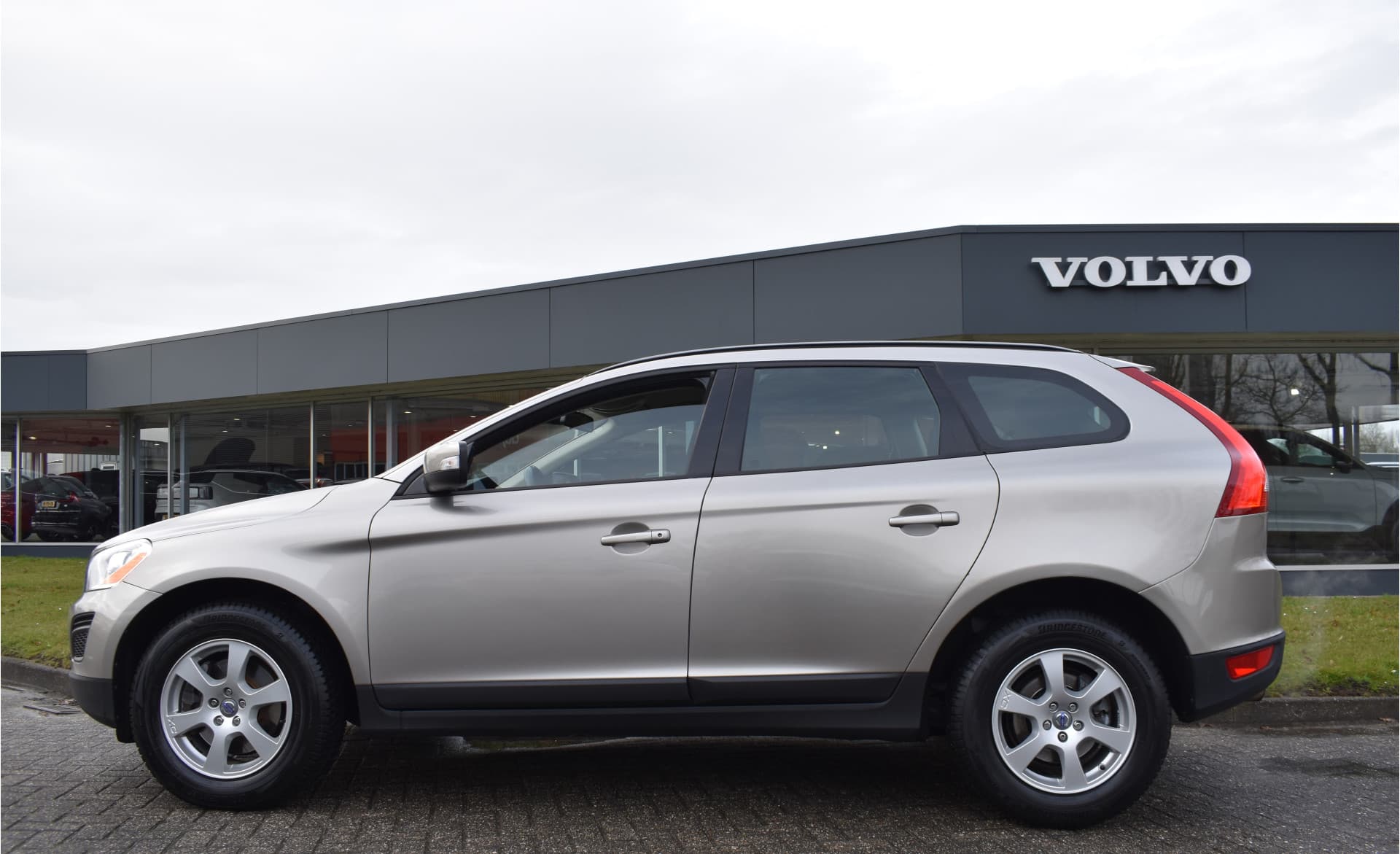 Volvo XC60 T5 241PK Automaat Kinetic thumbnail 11