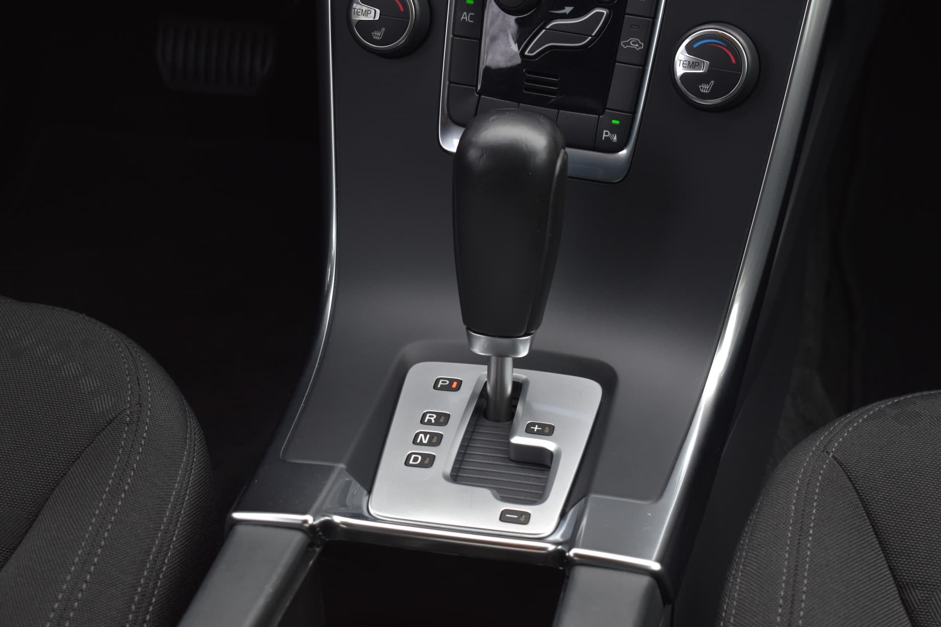 Volvo XC60 T5 241PK Automaat Kinetic thumbnail 14