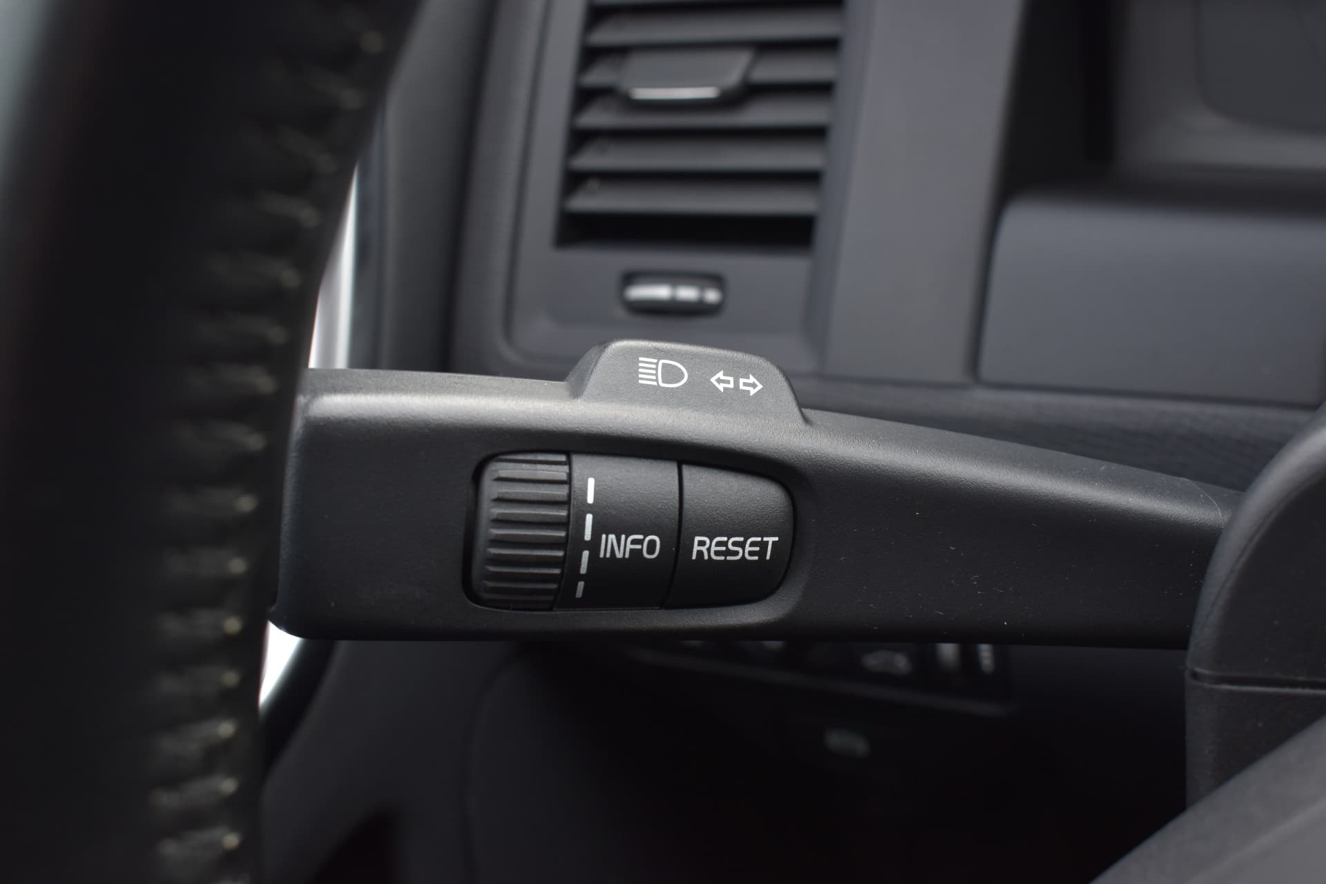 Volvo XC60 T5 241PK Automaat Kinetic thumbnail 26