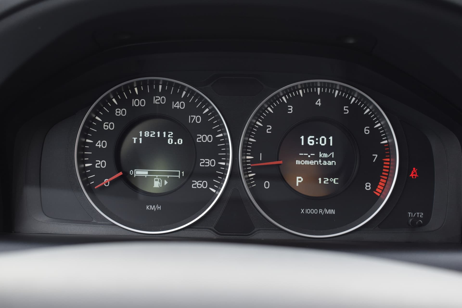 Volvo XC60 T5 241PK Automaat Kinetic thumbnail 28