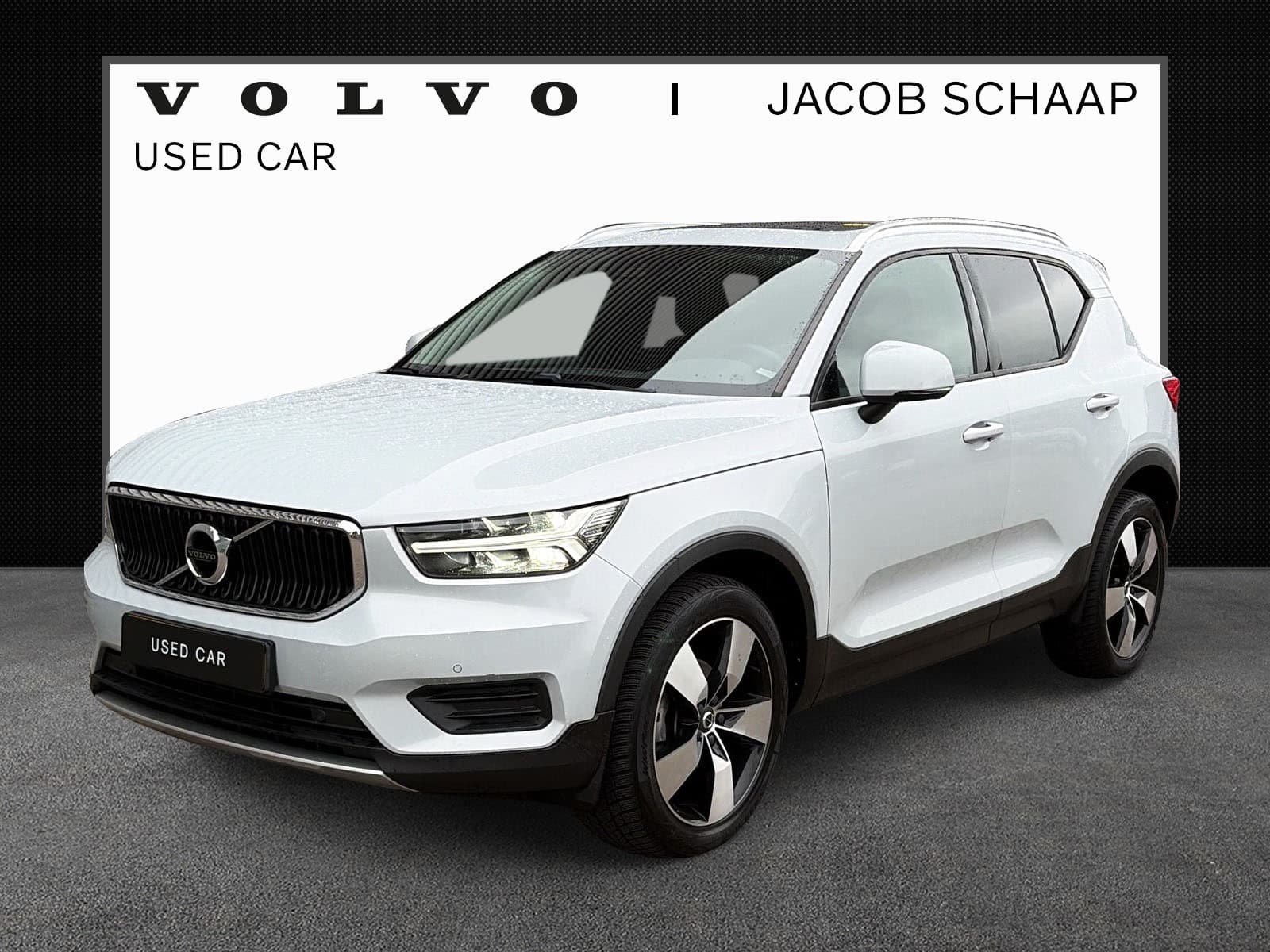 Volvo XC40 1.5 T3 Momentum Pro / Panoramdak / Lederen bekleding / 19" Velgen /