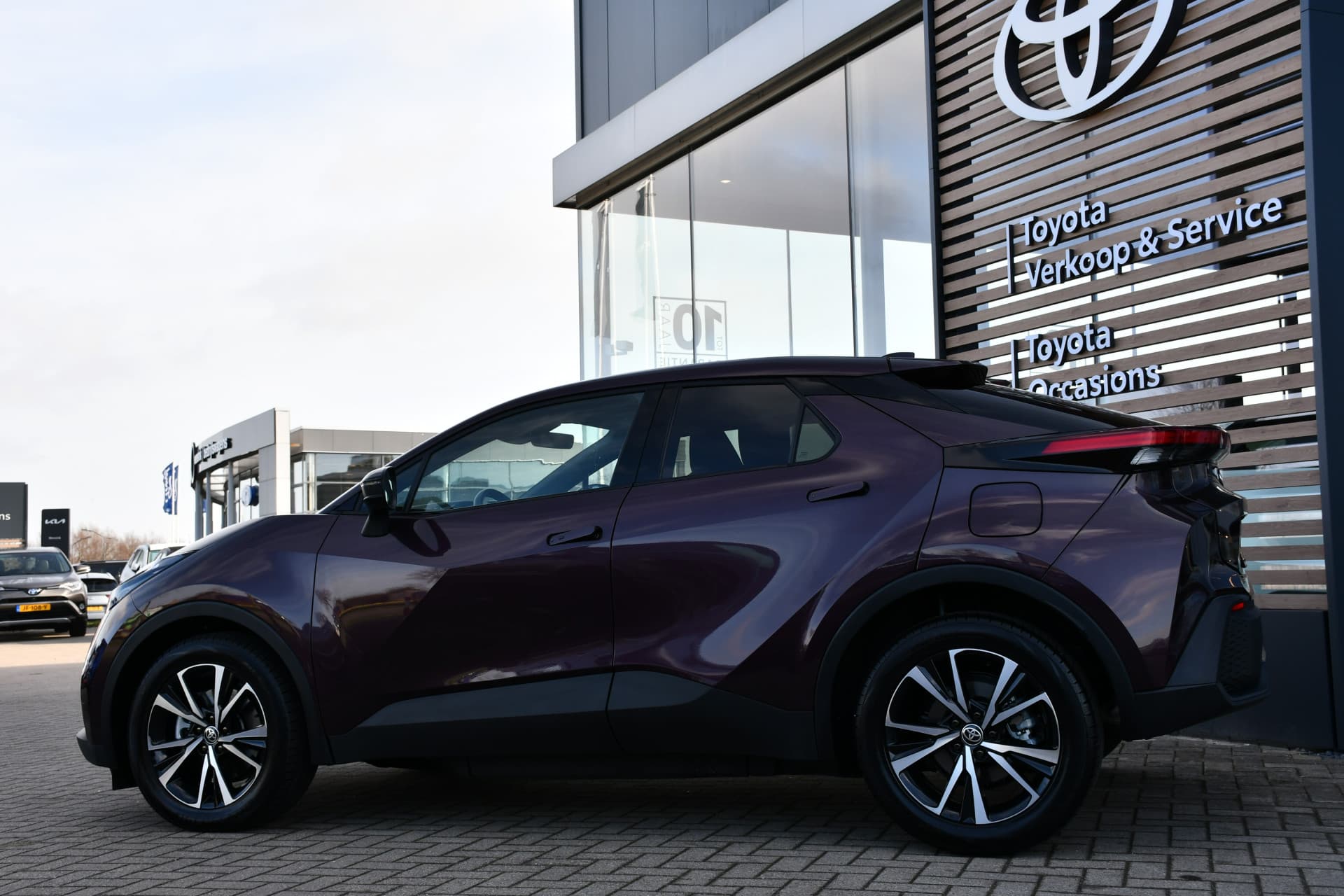 Toyota C-HR 2.0 Plug-in Hybrid 220 Dynamic Automaat 223pk thumbnail 5