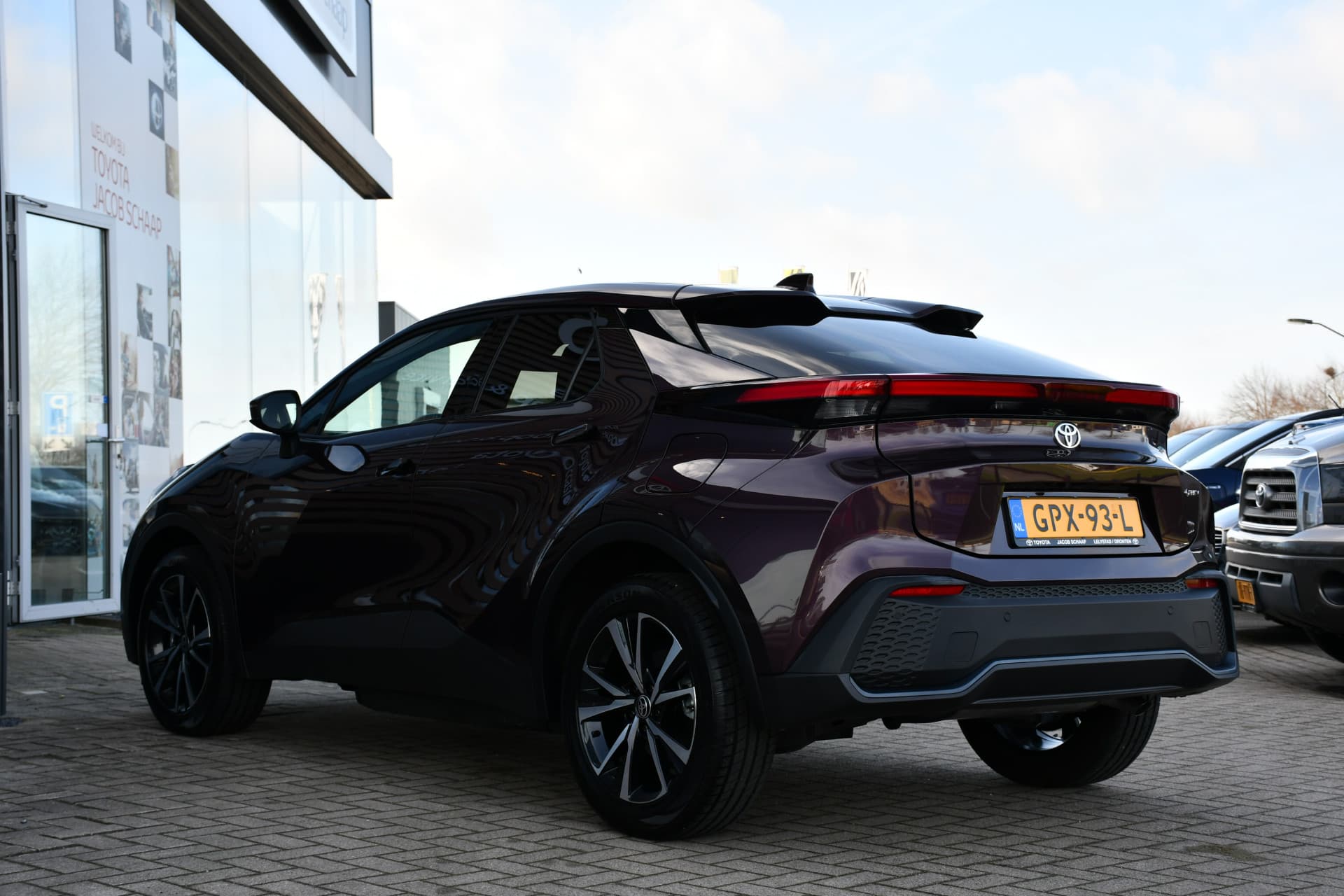 Toyota C-HR 2.0 Plug-in Hybrid 220 Dynamic Automaat 223pk thumbnail 11