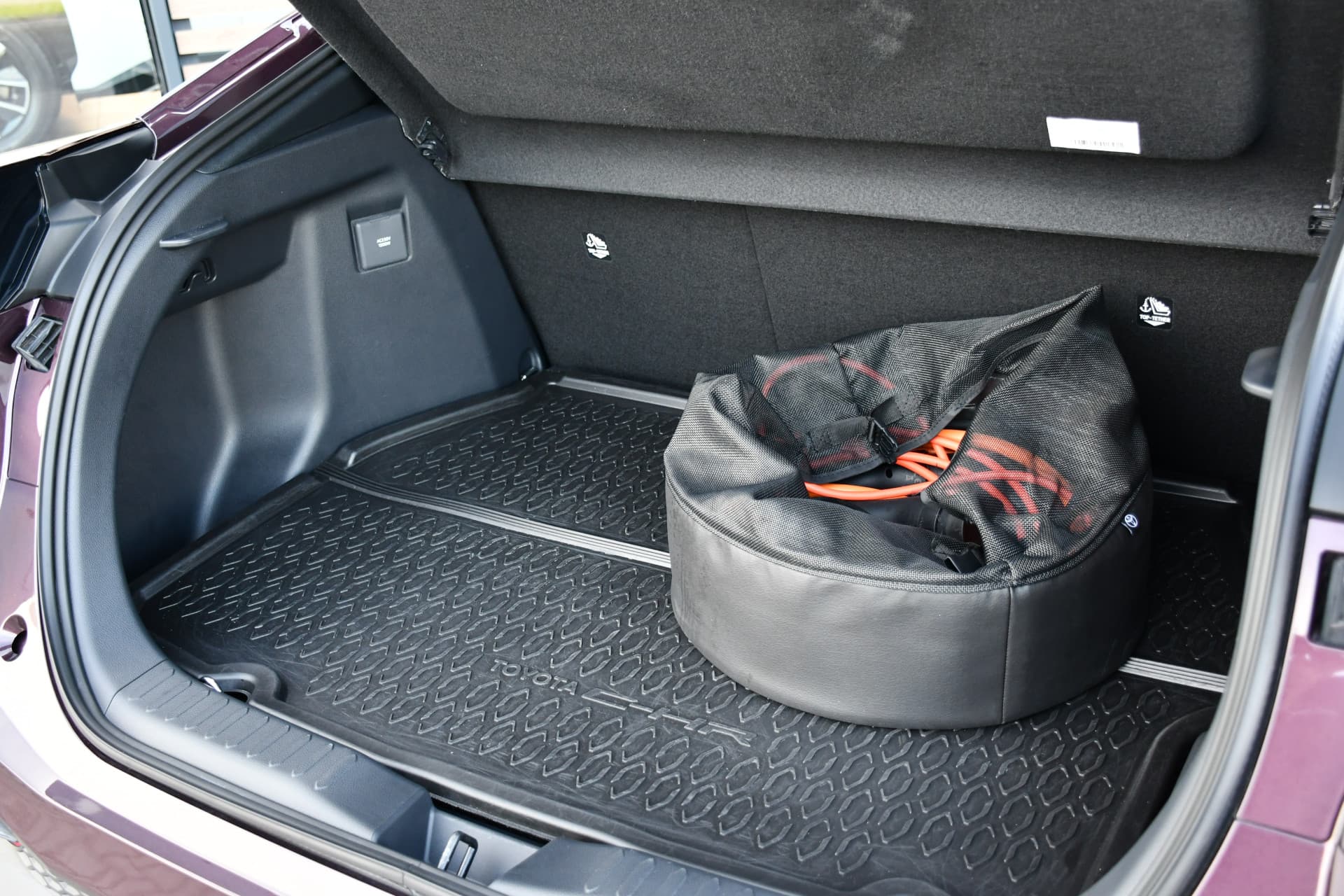 Toyota C-HR 2.0 Plug-in Hybrid 220 Dynamic Automaat 223pk thumbnail 14