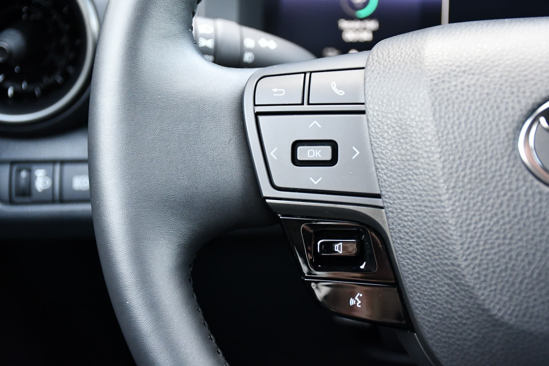 Toyota C-HR 2.0 Plug-in Hybrid 220 Dynamic Automaat 223pk thumbnail 16