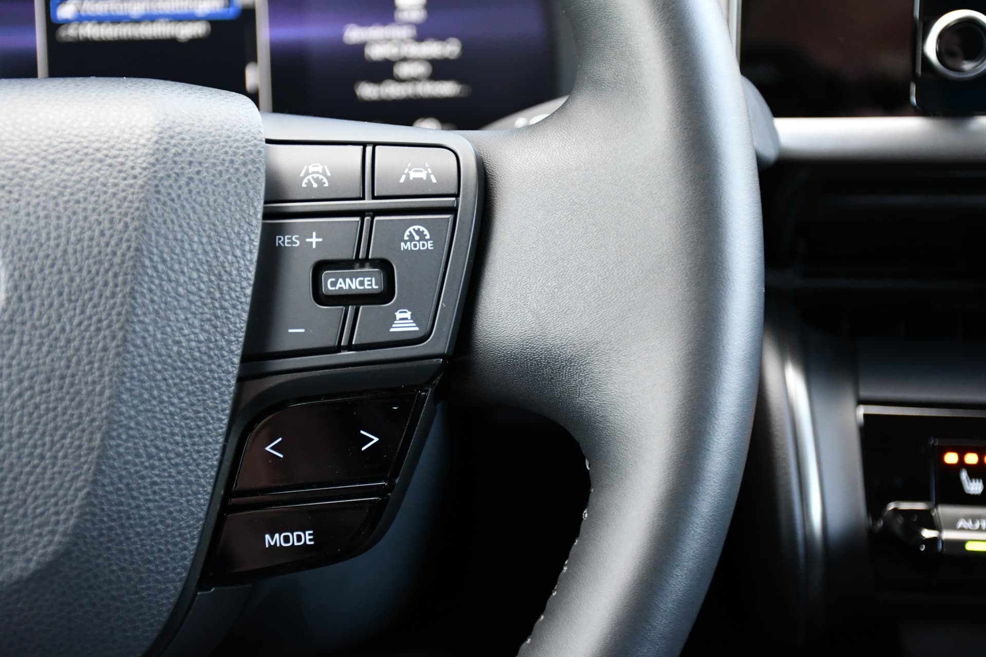 Toyota C-HR 2.0 Plug-in Hybrid 220 Dynamic Automaat 223pk thumbnail 18