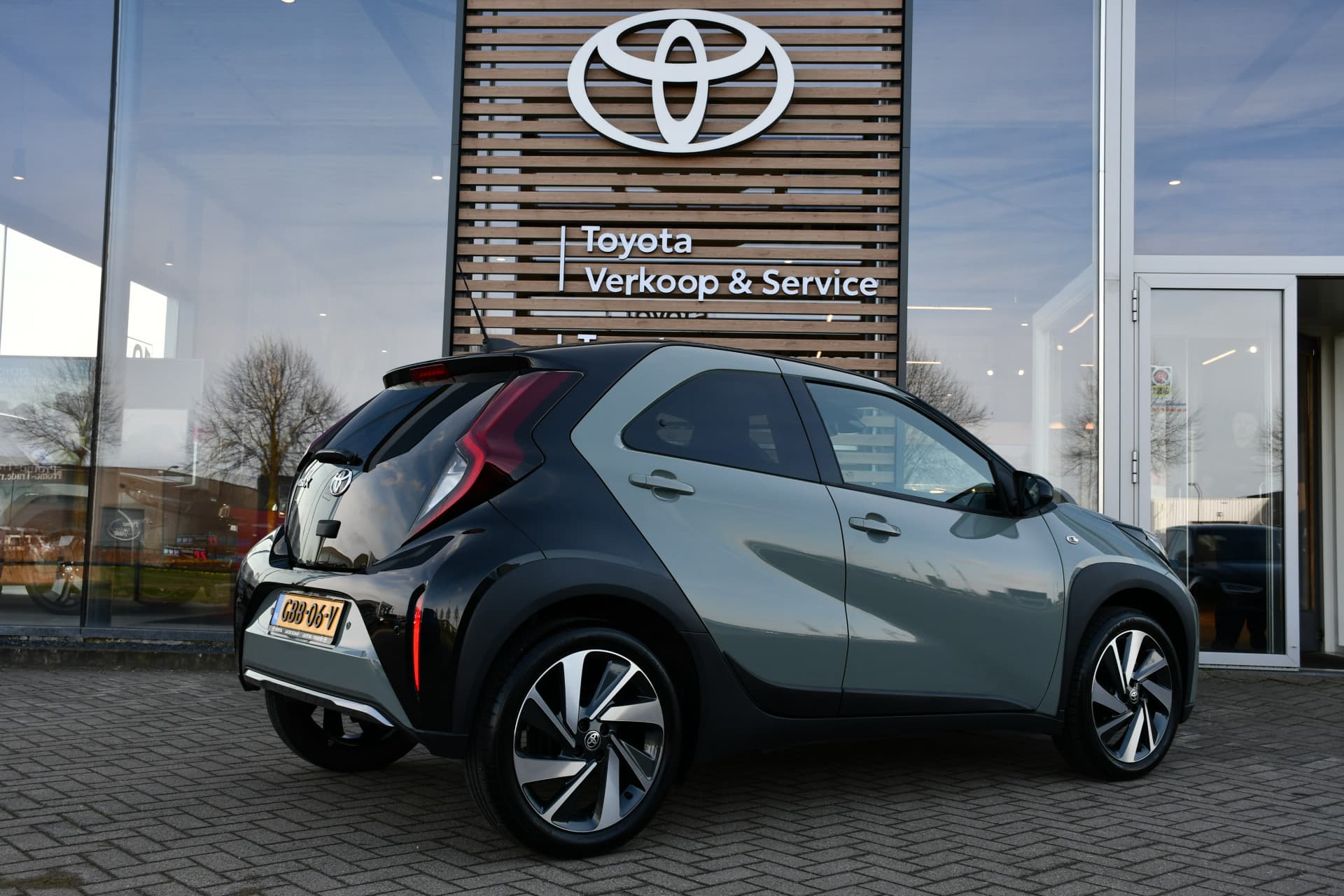 Toyota Aygo X 1.0 VVT-i MT Envy 72pk thumbnail 5