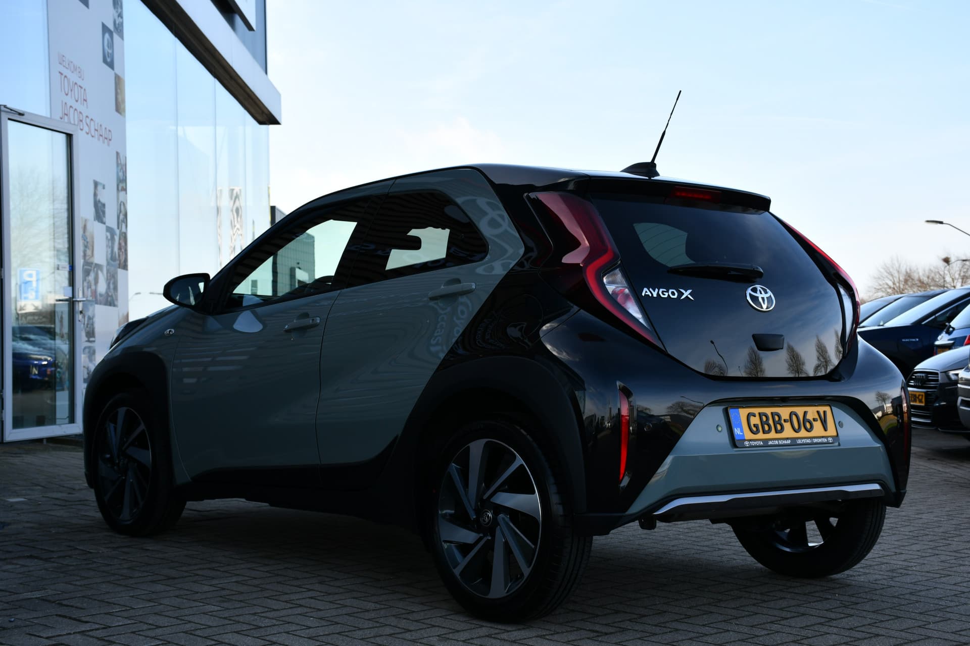 Toyota Aygo X 1.0 VVT-i MT Envy 72pk thumbnail 9