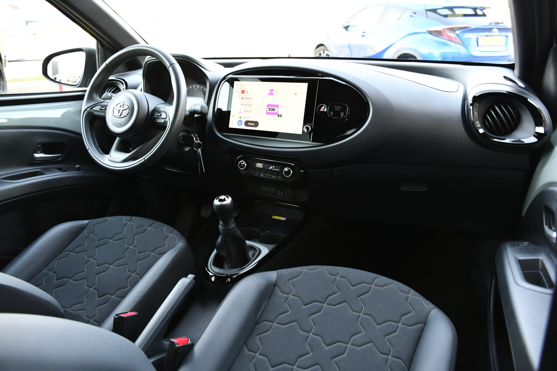 Toyota Aygo X 1.0 VVT-i MT Envy 72pk thumbnail 10