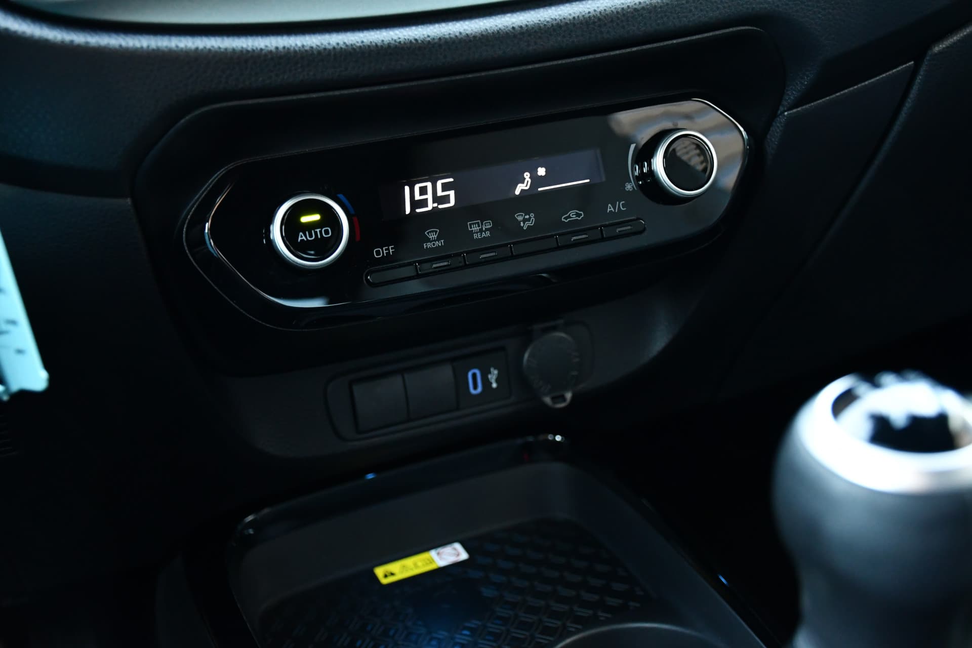 Toyota Aygo X 1.0 VVT-i MT Envy 72pk thumbnail 16