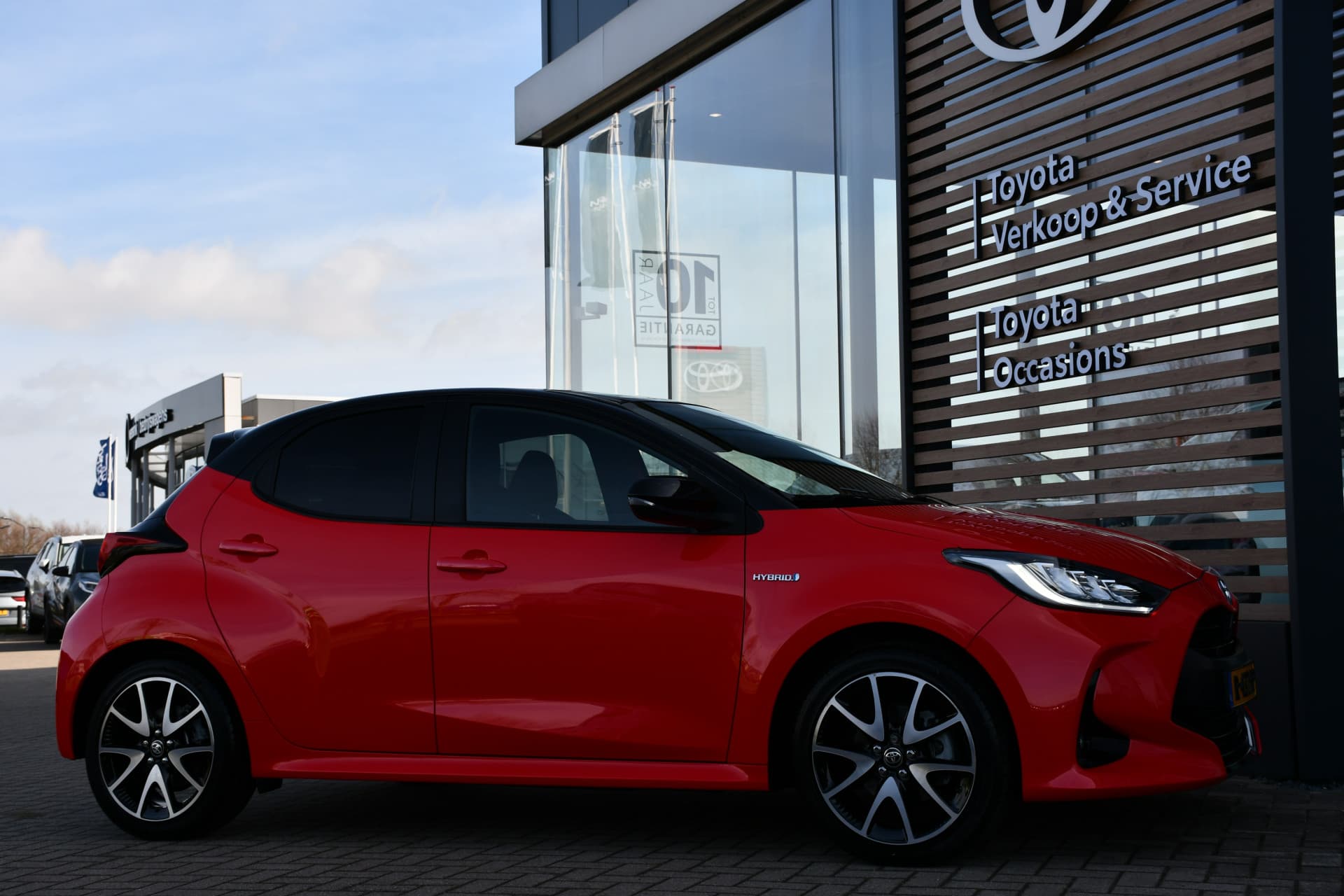 Toyota Yaris 1.5 Hybrid Launch Edition Limited Automaat 116pk thumbnail 3