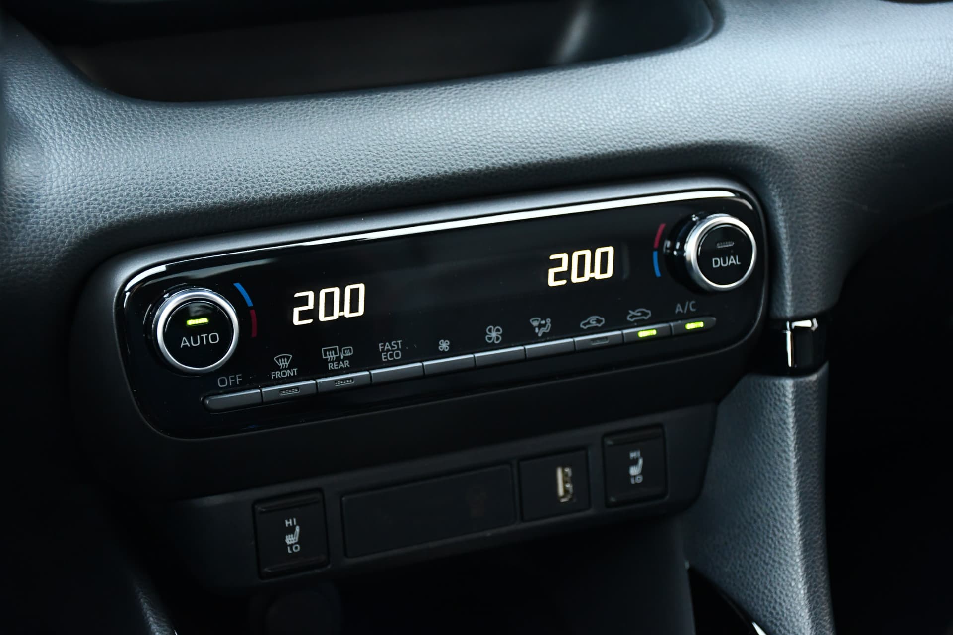 Toyota Yaris 1.5 Hybrid Launch Edition Limited Automaat 116pk thumbnail 17