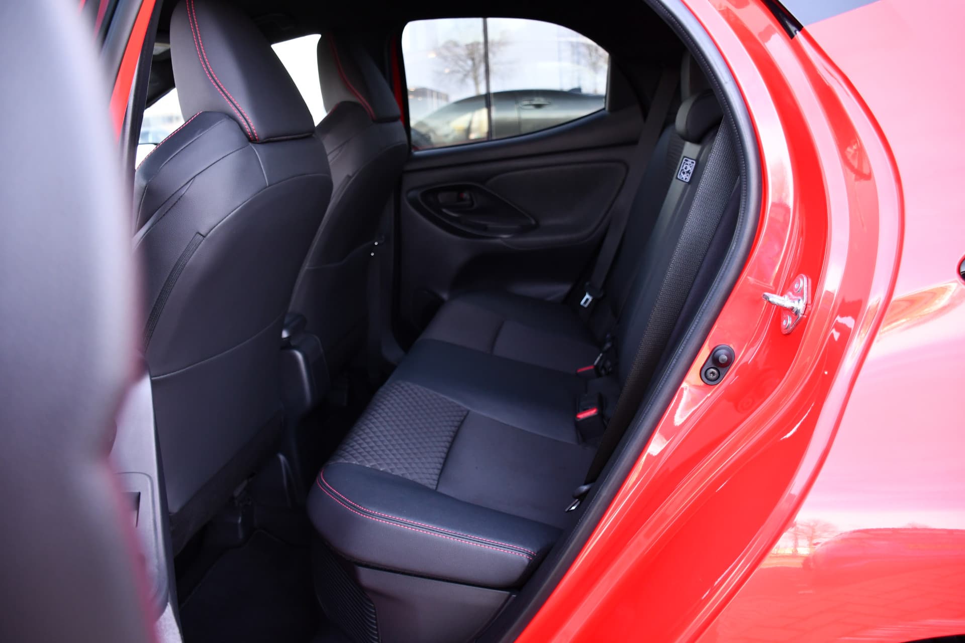 Toyota Yaris 1.5 Hybrid Launch Edition Limited Automaat 116pk thumbnail 22