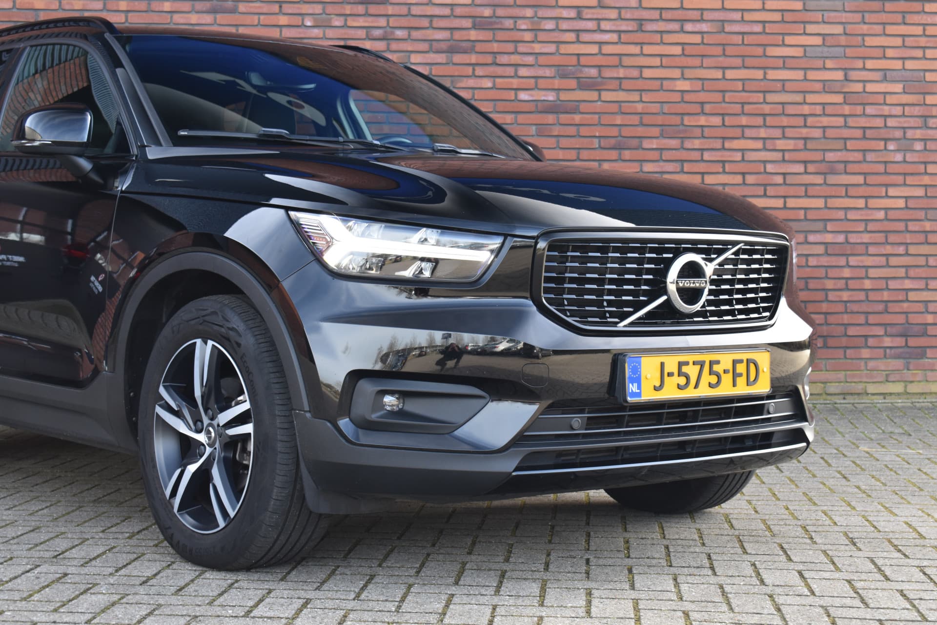 Volvo XC40 T2 129PK Automaat R-Design thumbnail 2